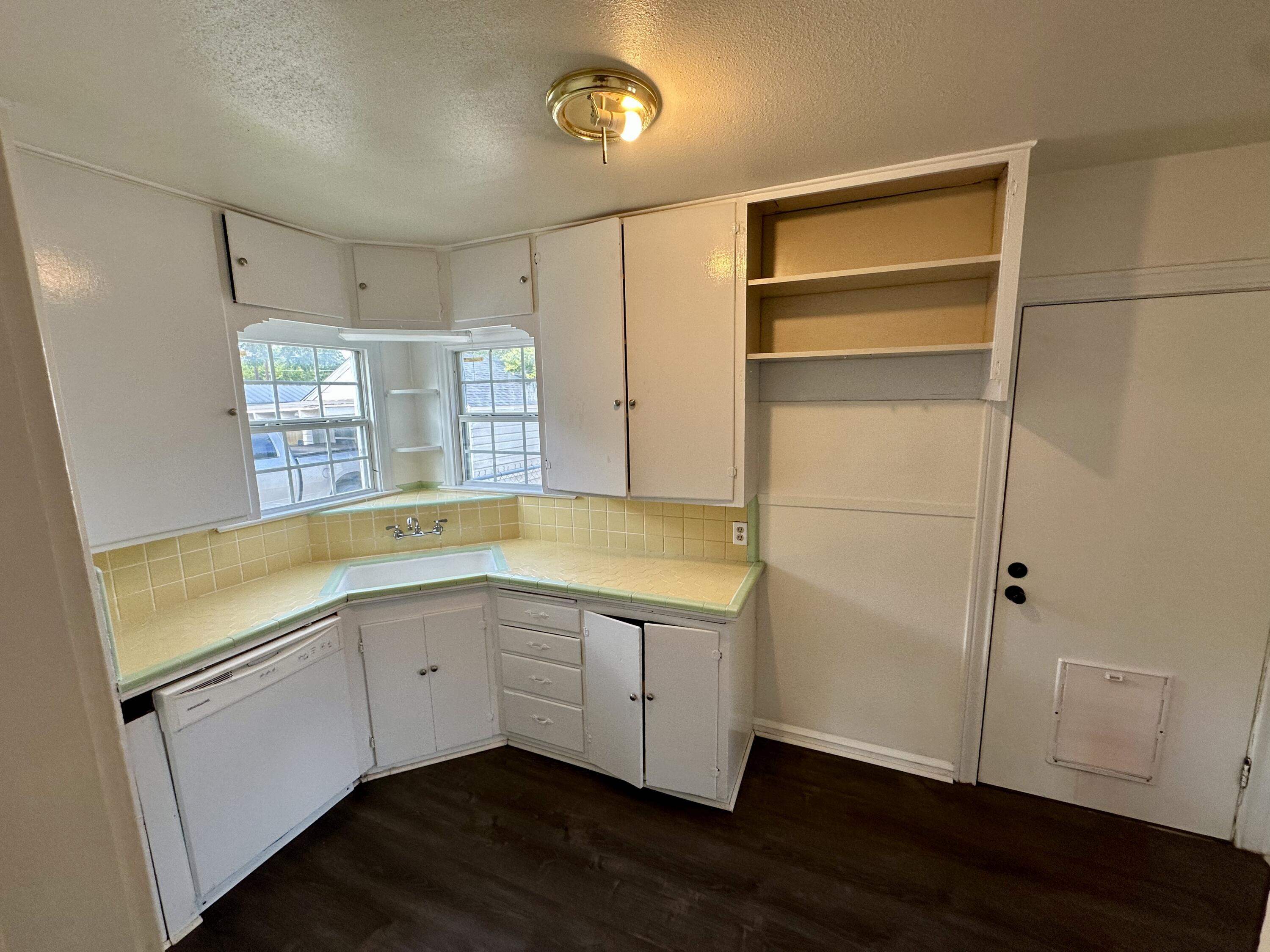 310 N Milton Street Property Photo 5