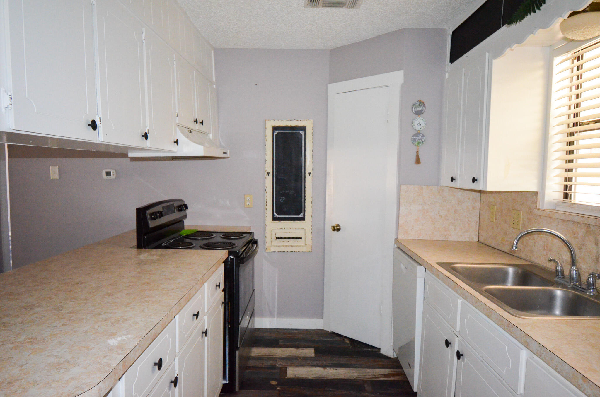 3322 Cameron Street Property Photo 6