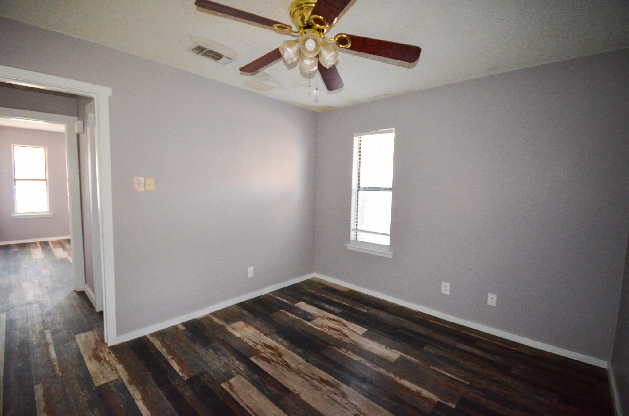 3322 Cameron Street Property Photo 10