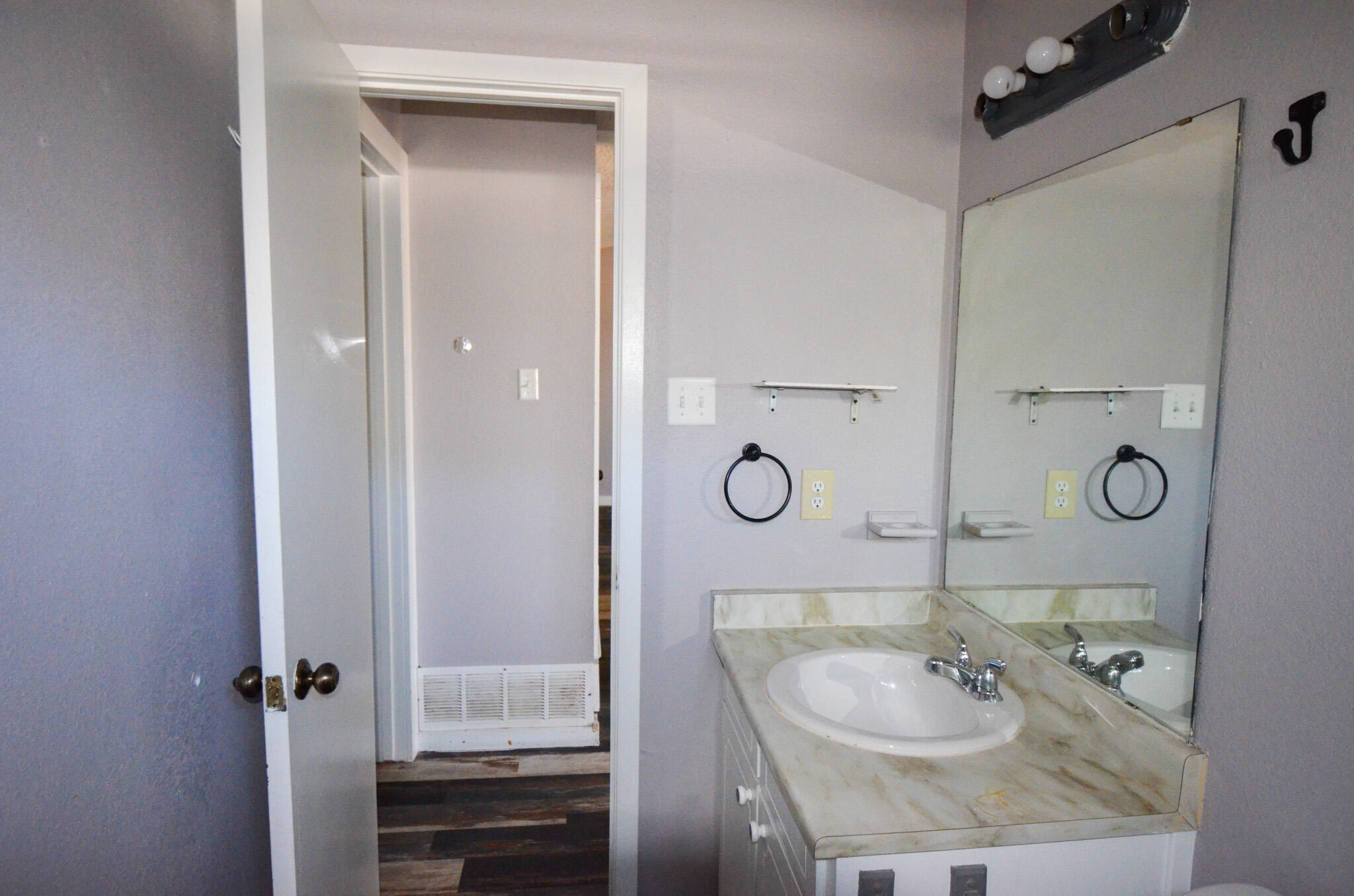 3322 Cameron Street Property Photo 13