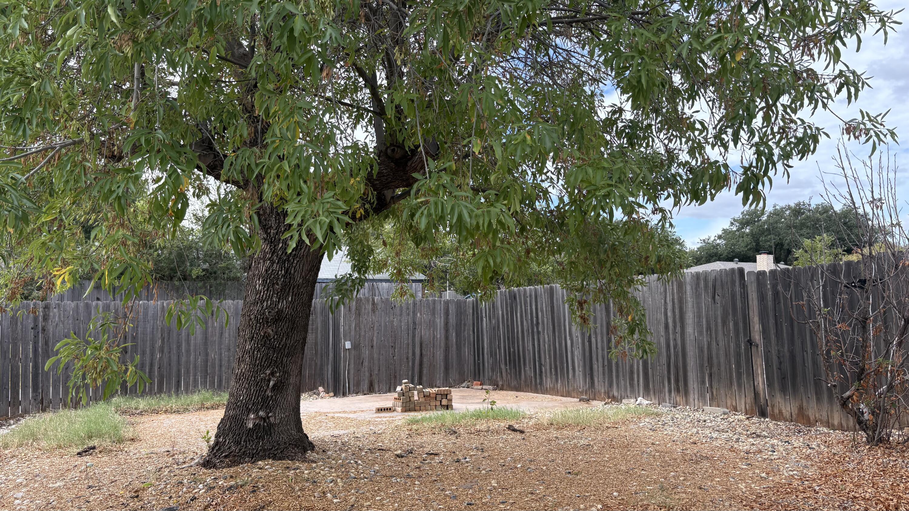 3721 Inglewood Drive Property Photo 2