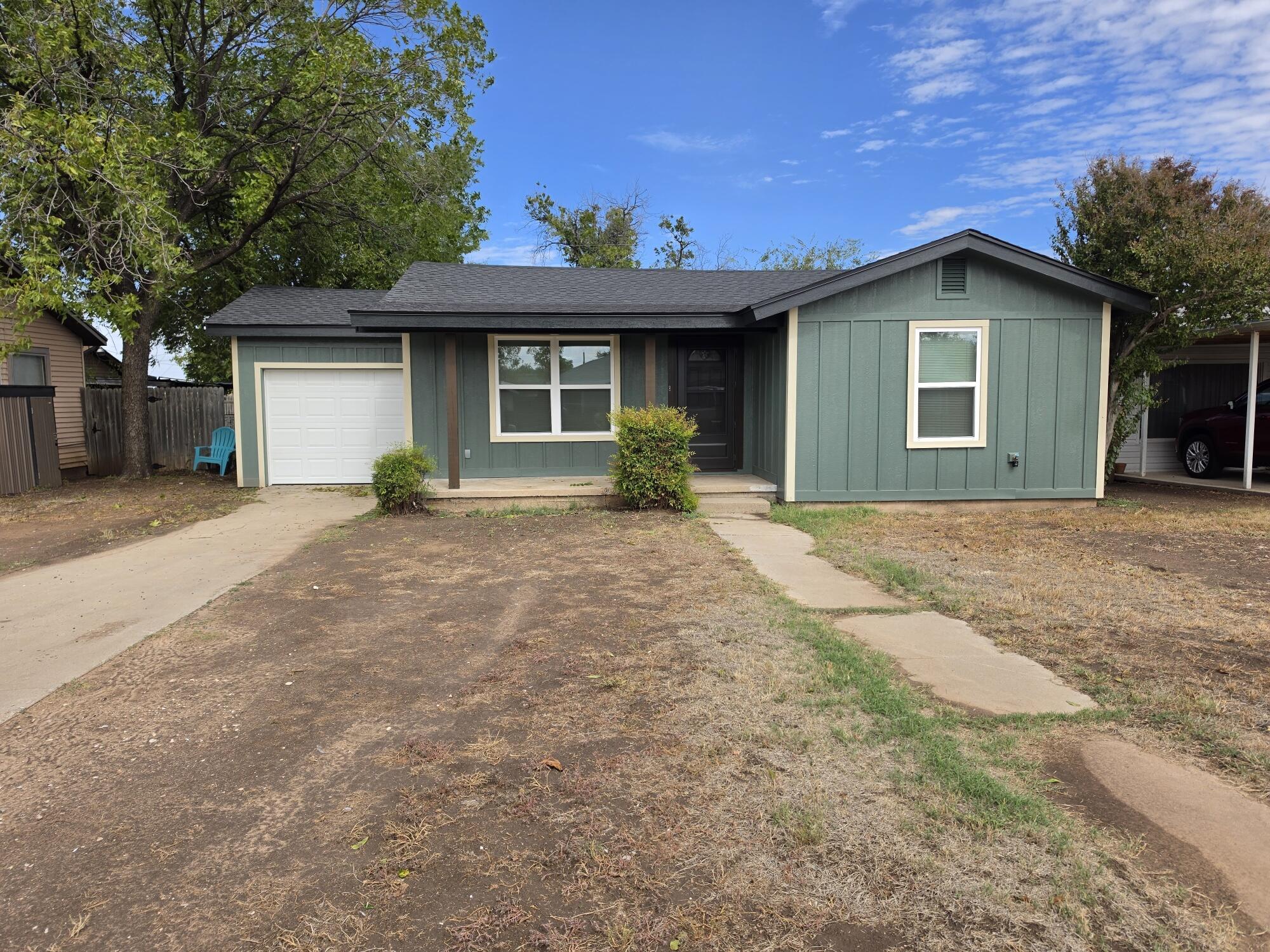 102 E Riverside Avenue Property Photo 1