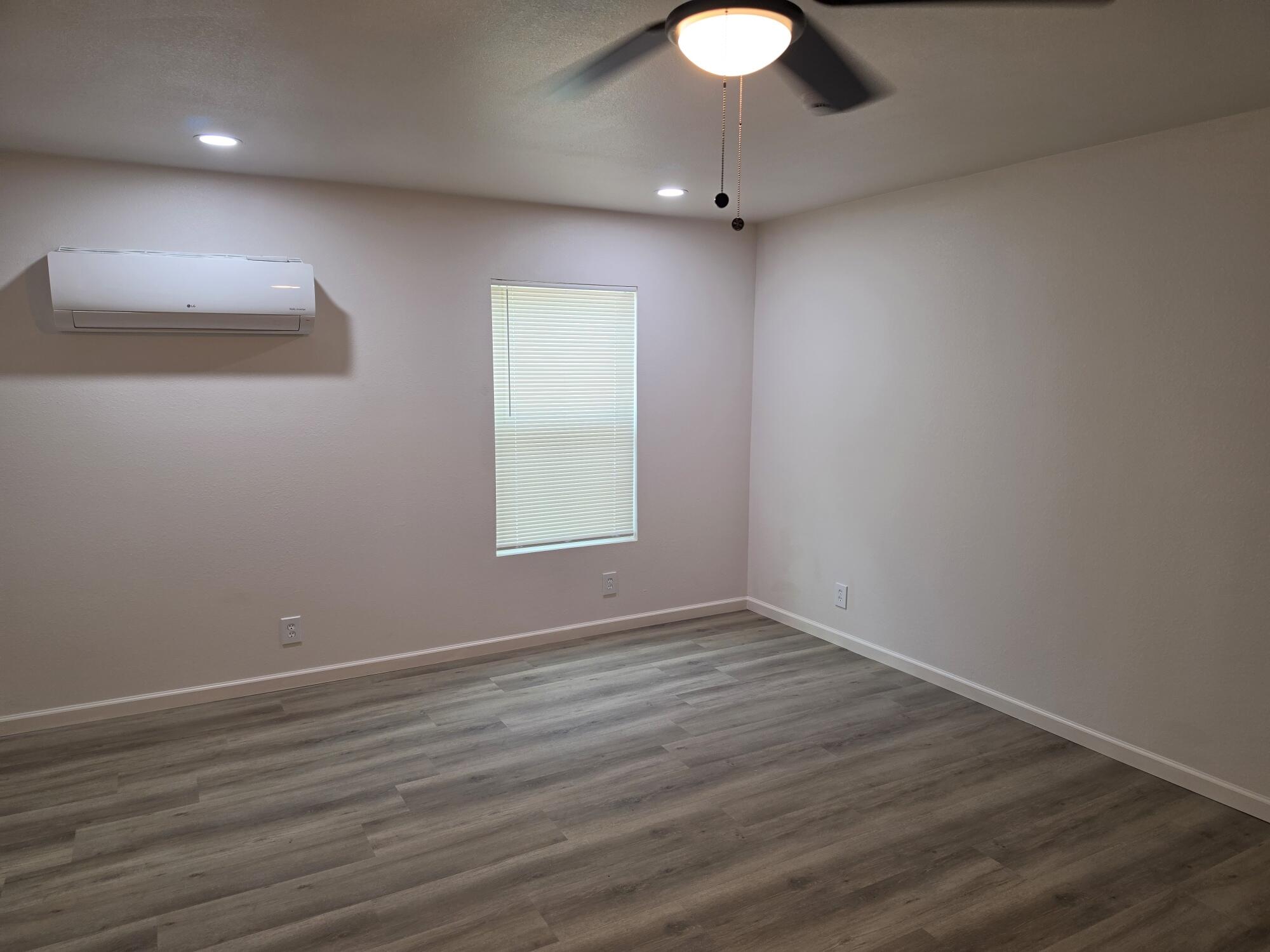 102 E Riverside Avenue Property Photo 3