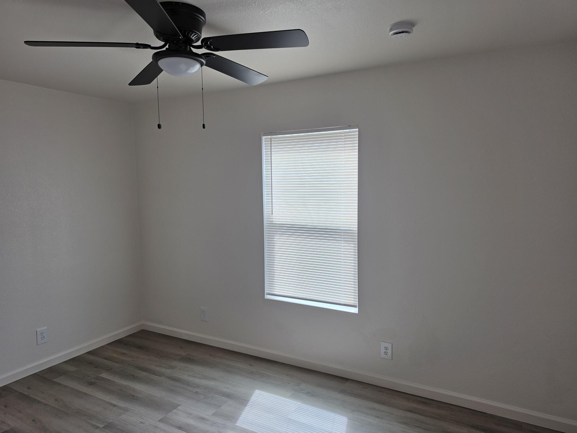 102 E Riverside Avenue Property Photo 4