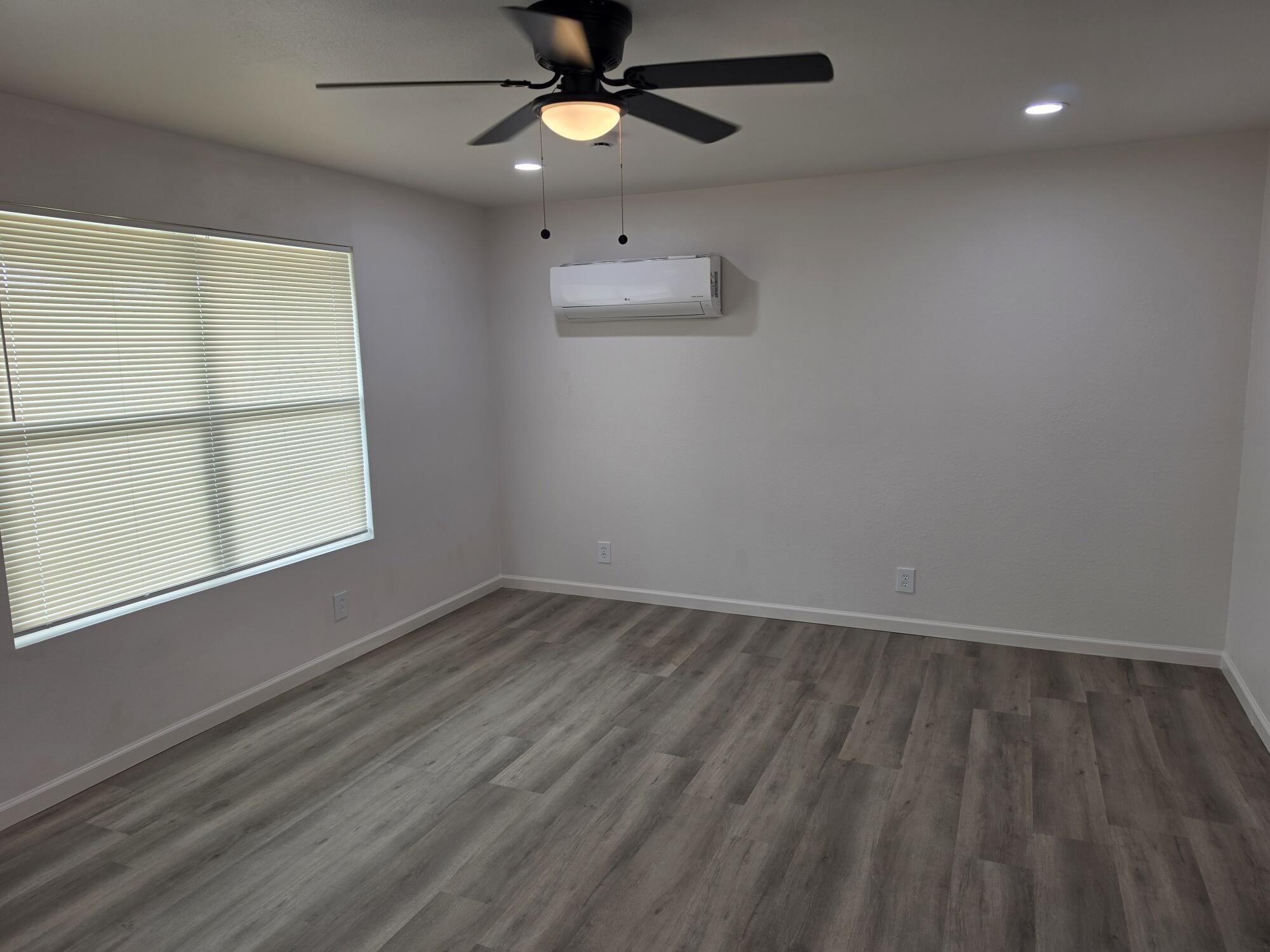 102 E Riverside Avenue Property Photo 5