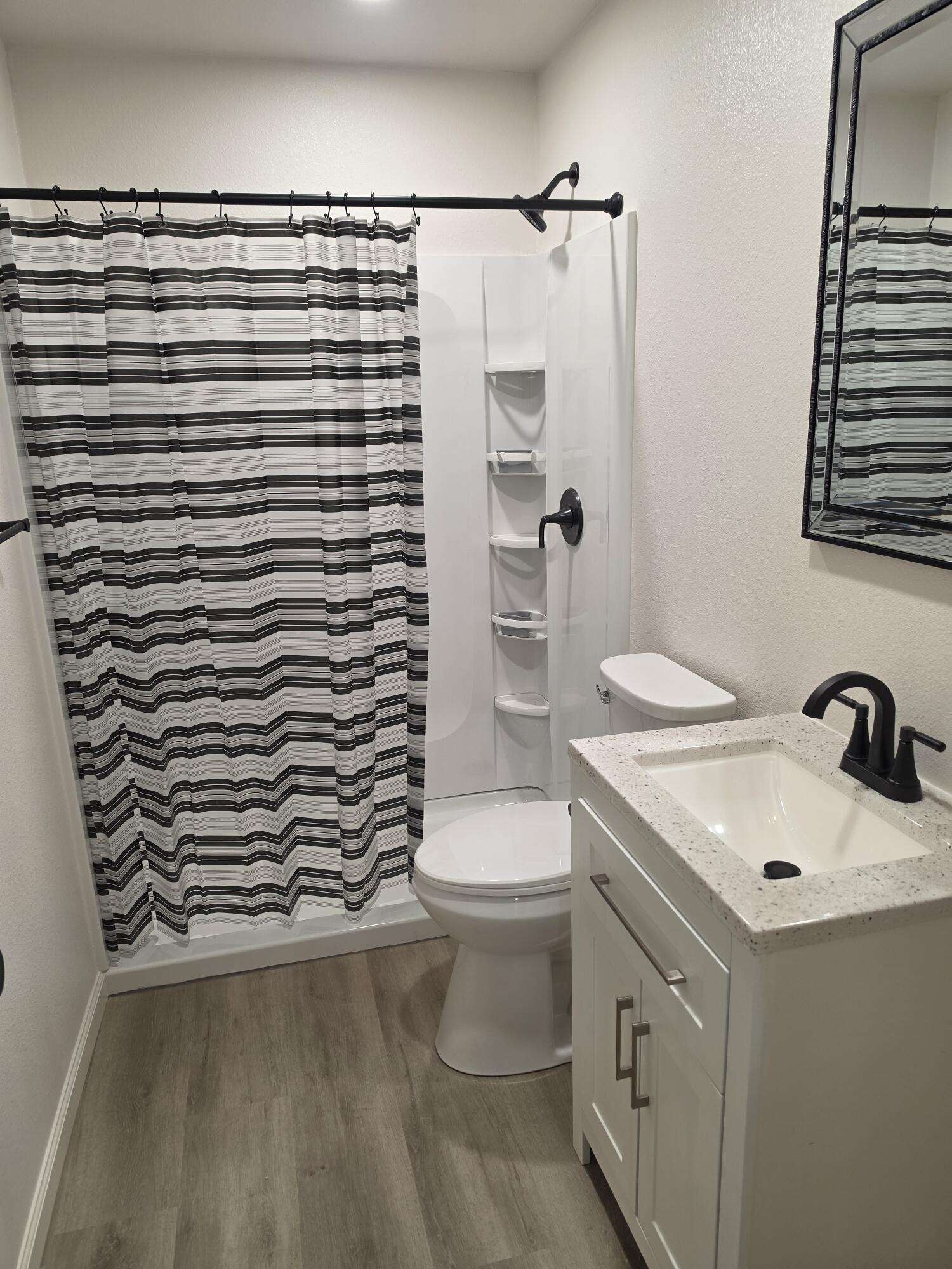 102 E Riverside Avenue Property Photo 6