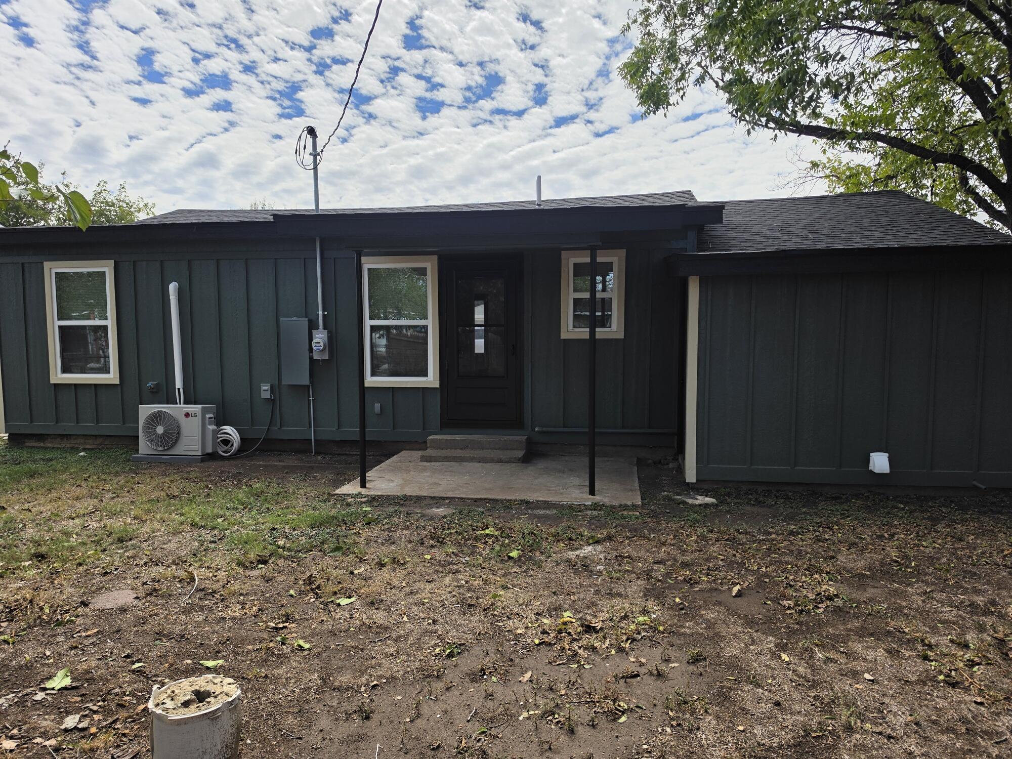 102 E Riverside Avenue Property Photo 7