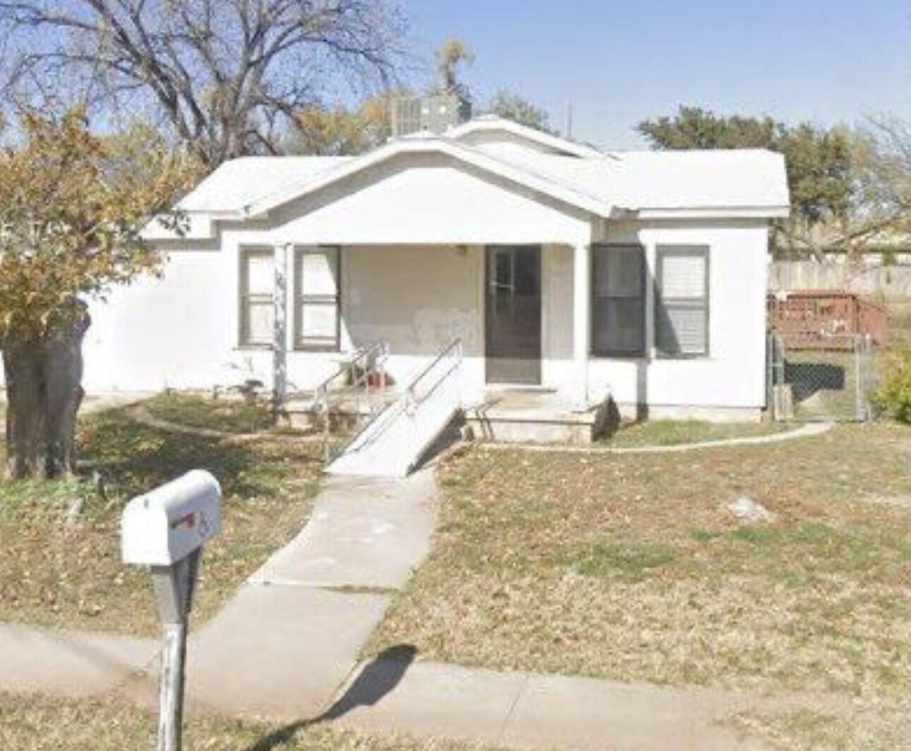 308 E 23rd Street Property Photo 1