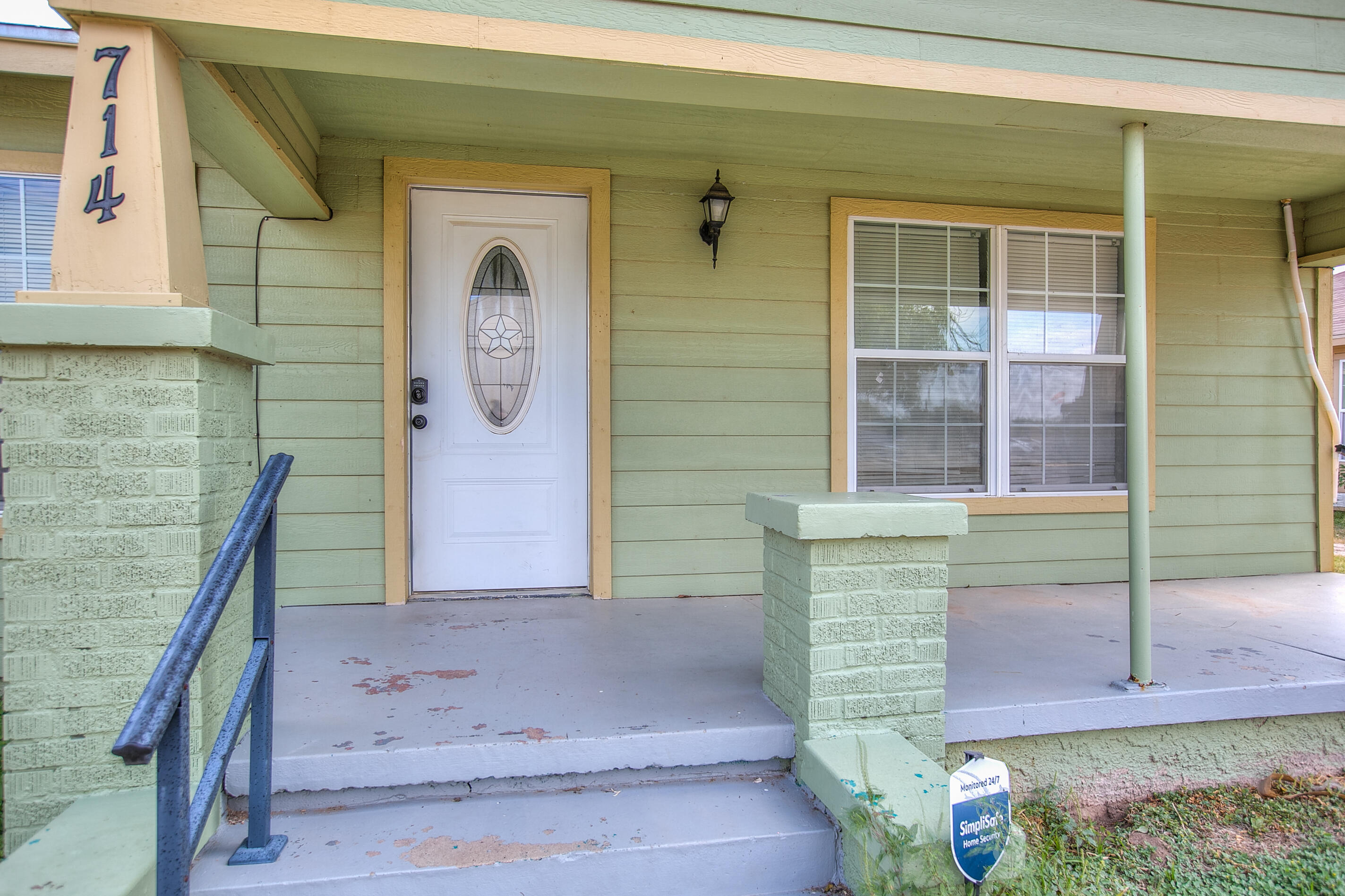 714 Rust Street Property Photo 3