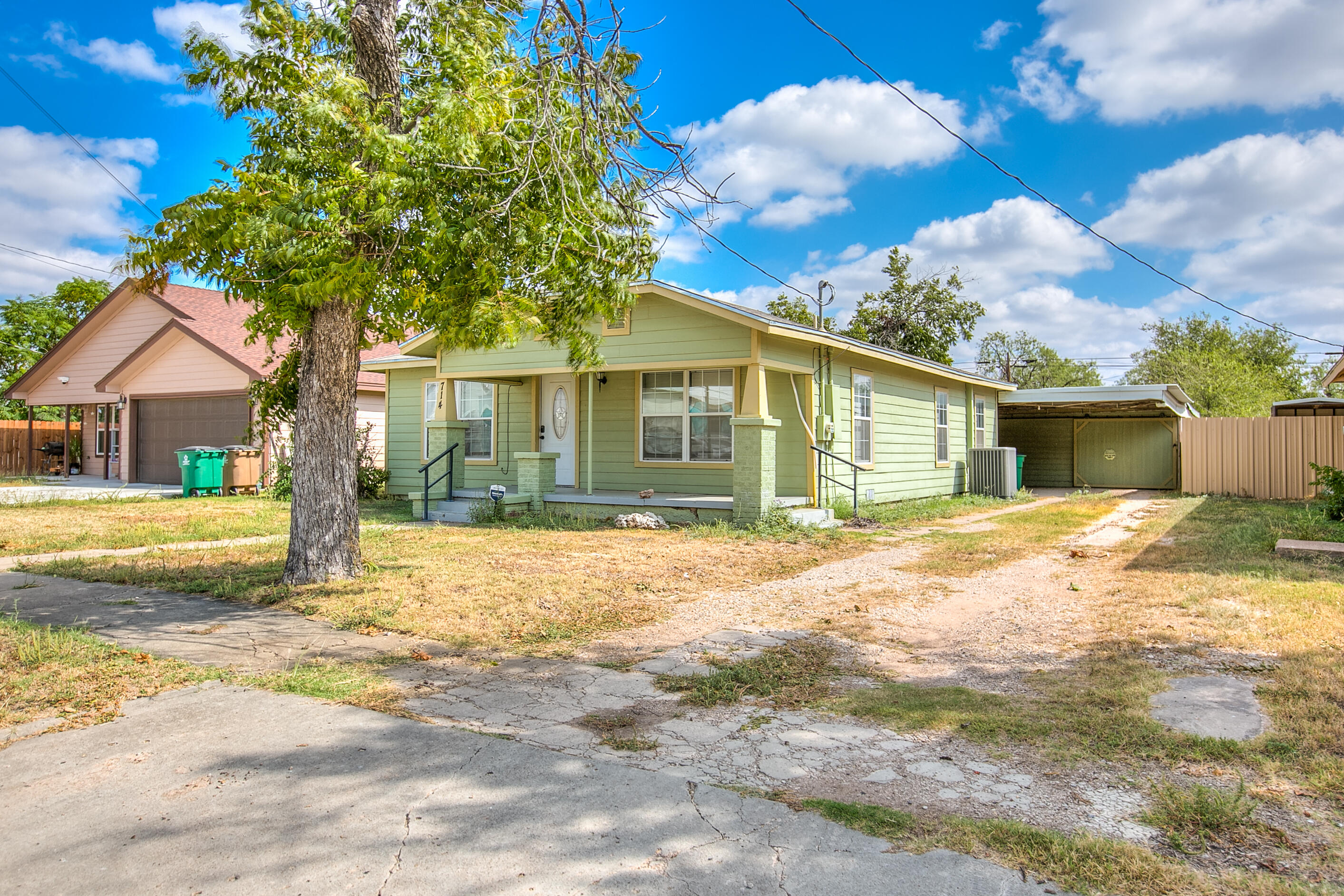 714 Rust Street Property Photo 4
