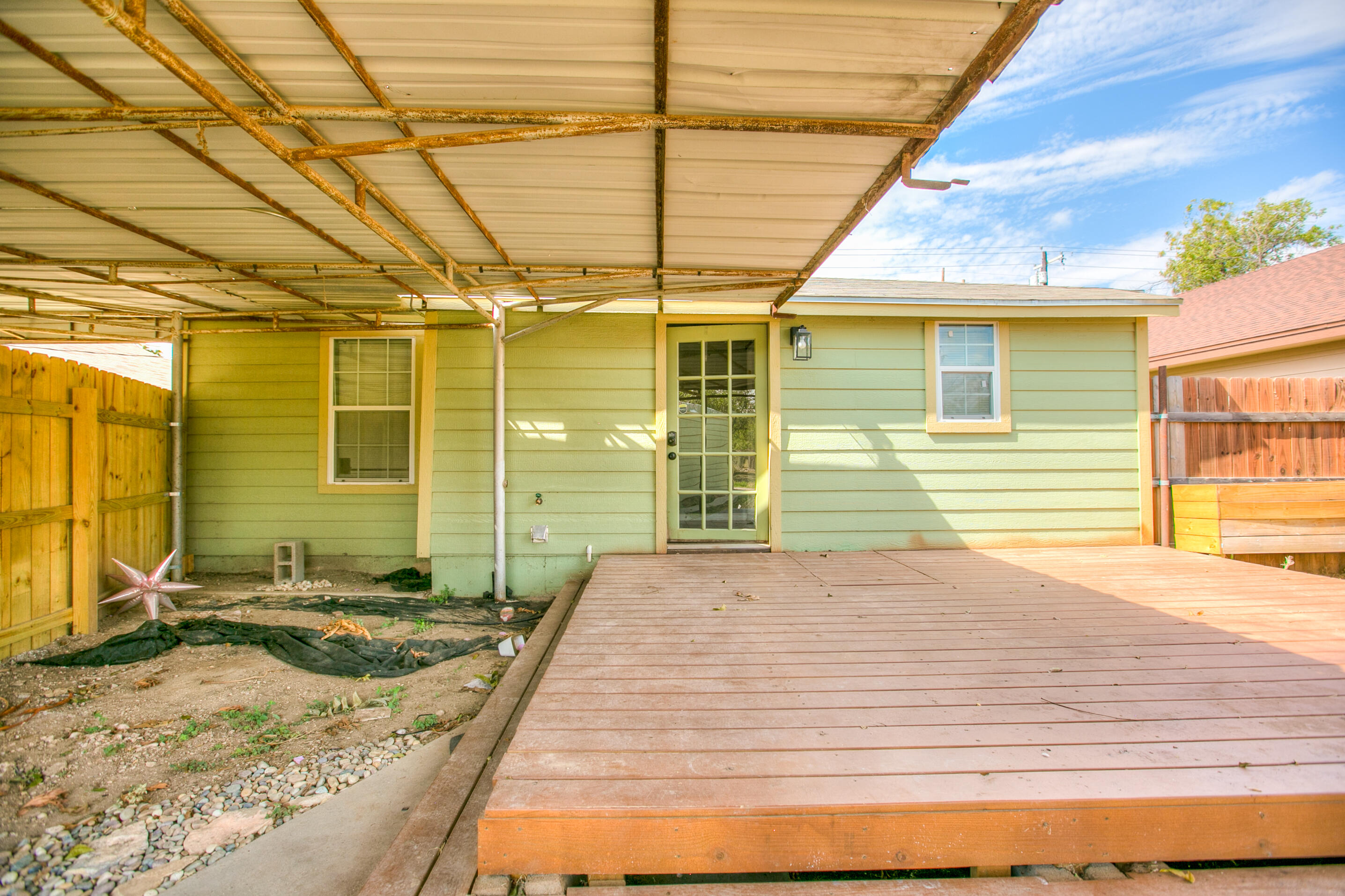 714 Rust Street Property Photo 24