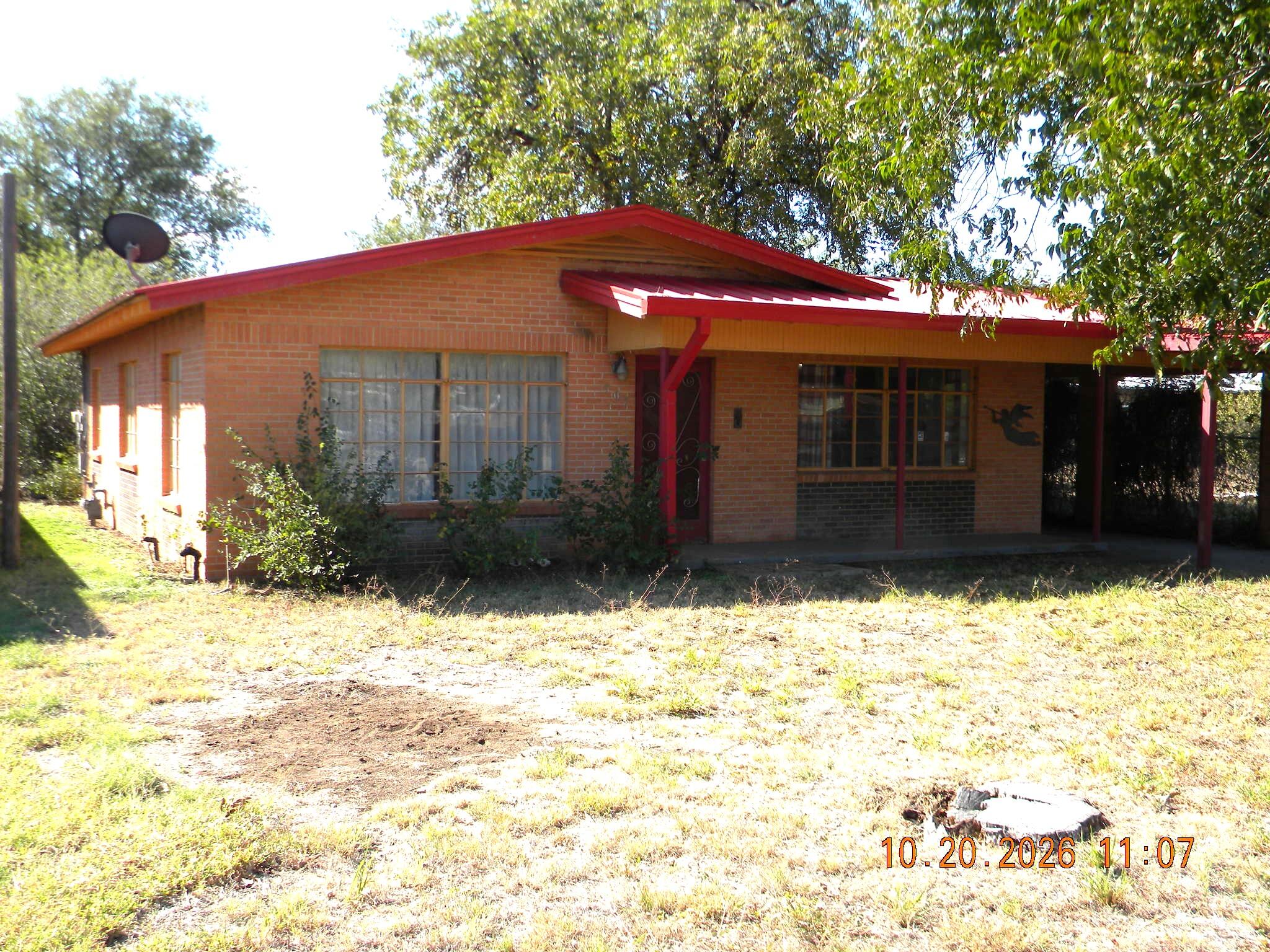 307 E 41st Street Property Photo 1