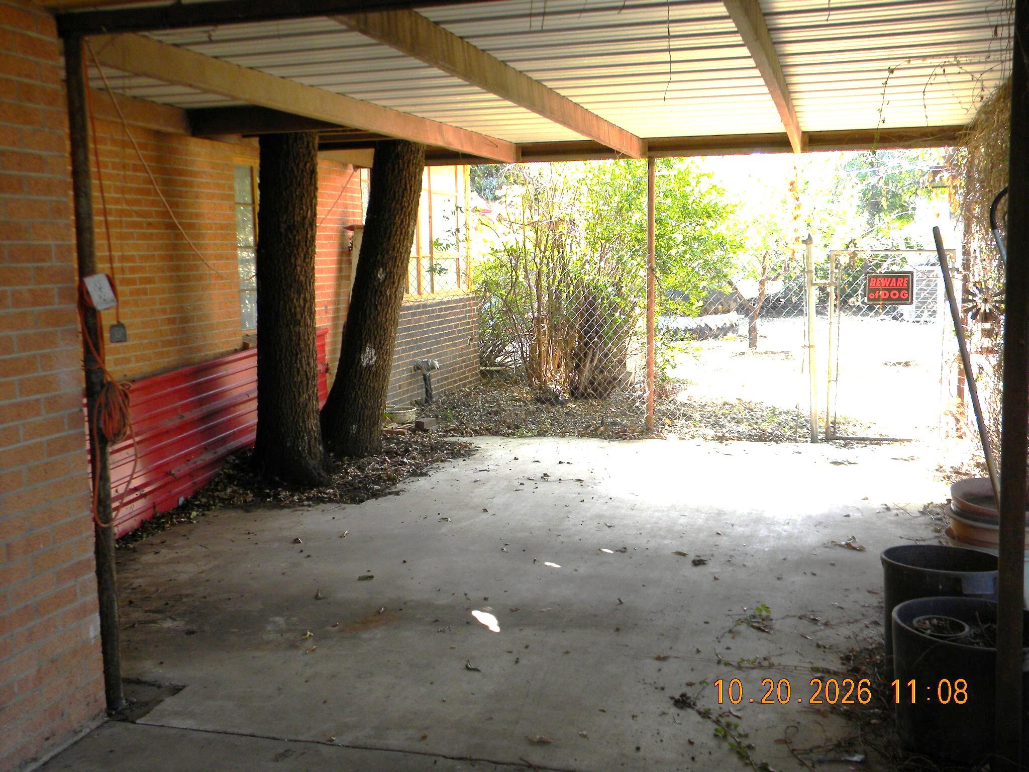 307 E 41st Street Property Photo 3