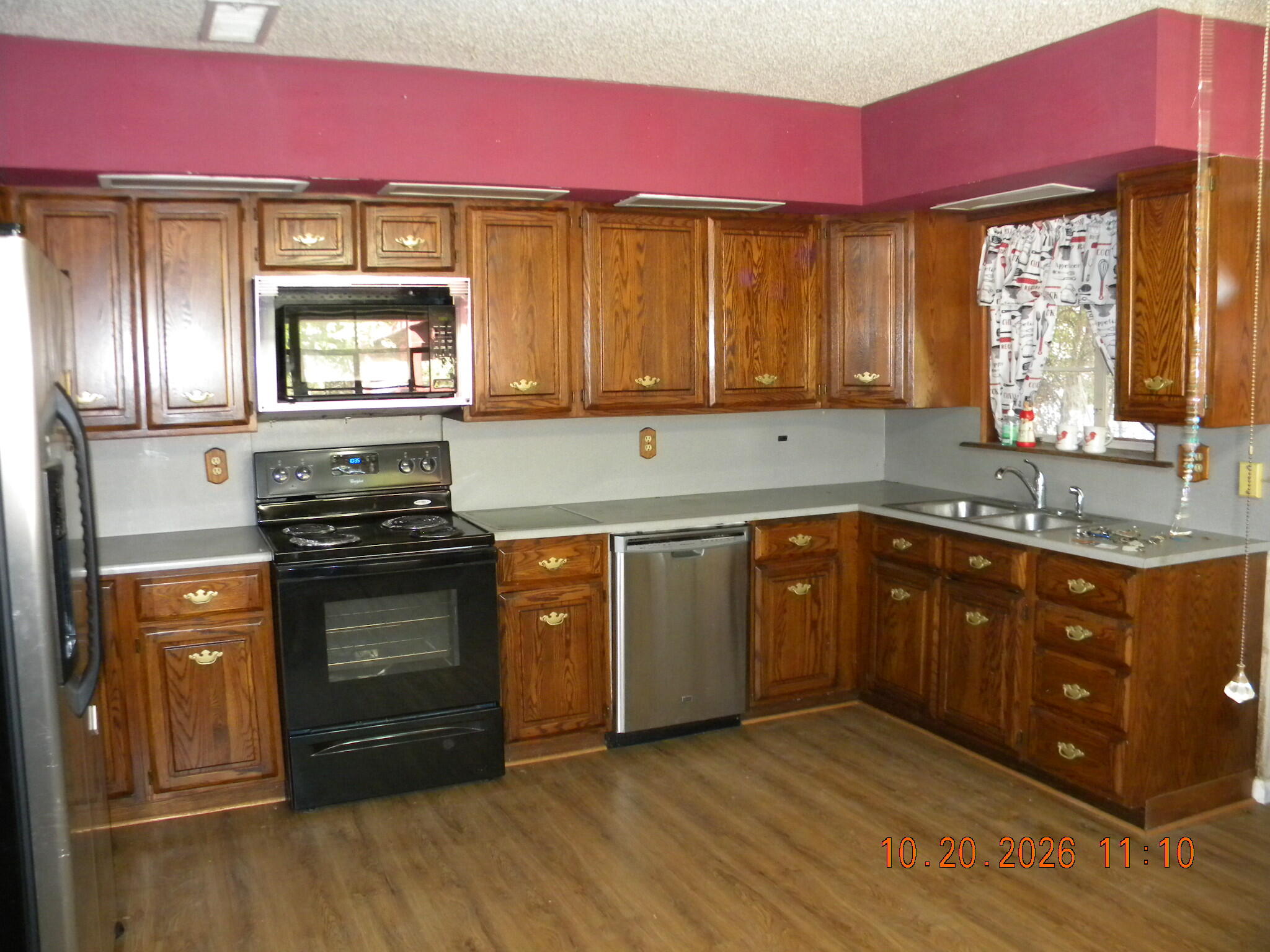 307 E 41st Street Property Photo 5