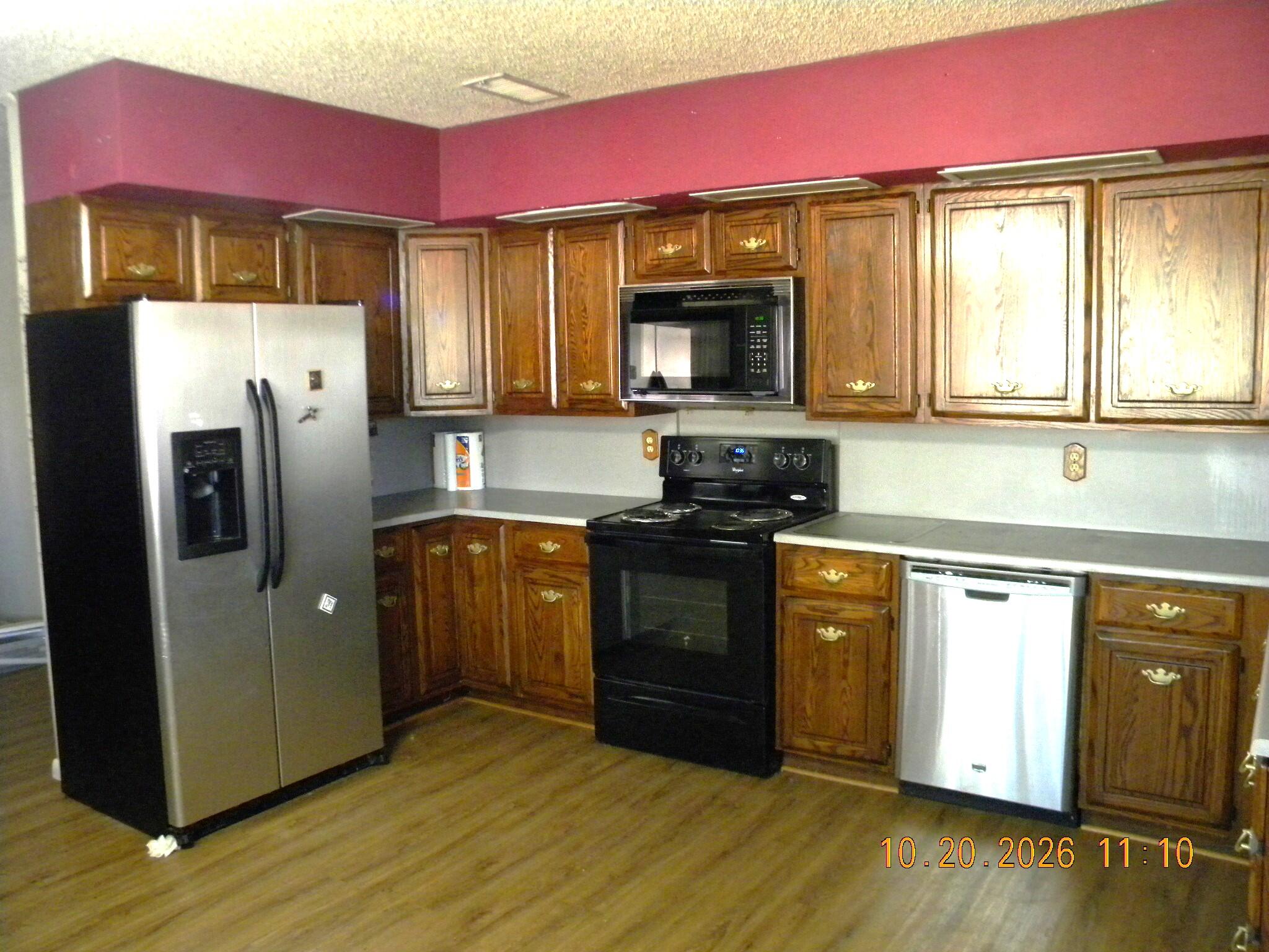 307 E 41st Street Property Photo 6