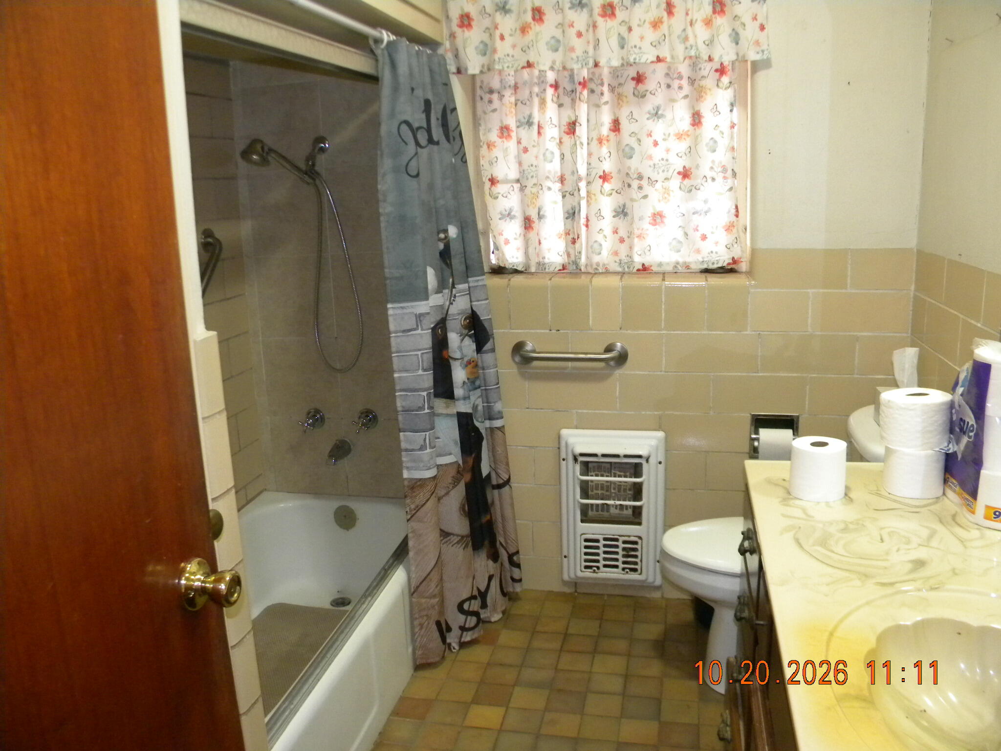 307 E 41st Street Property Photo 9
