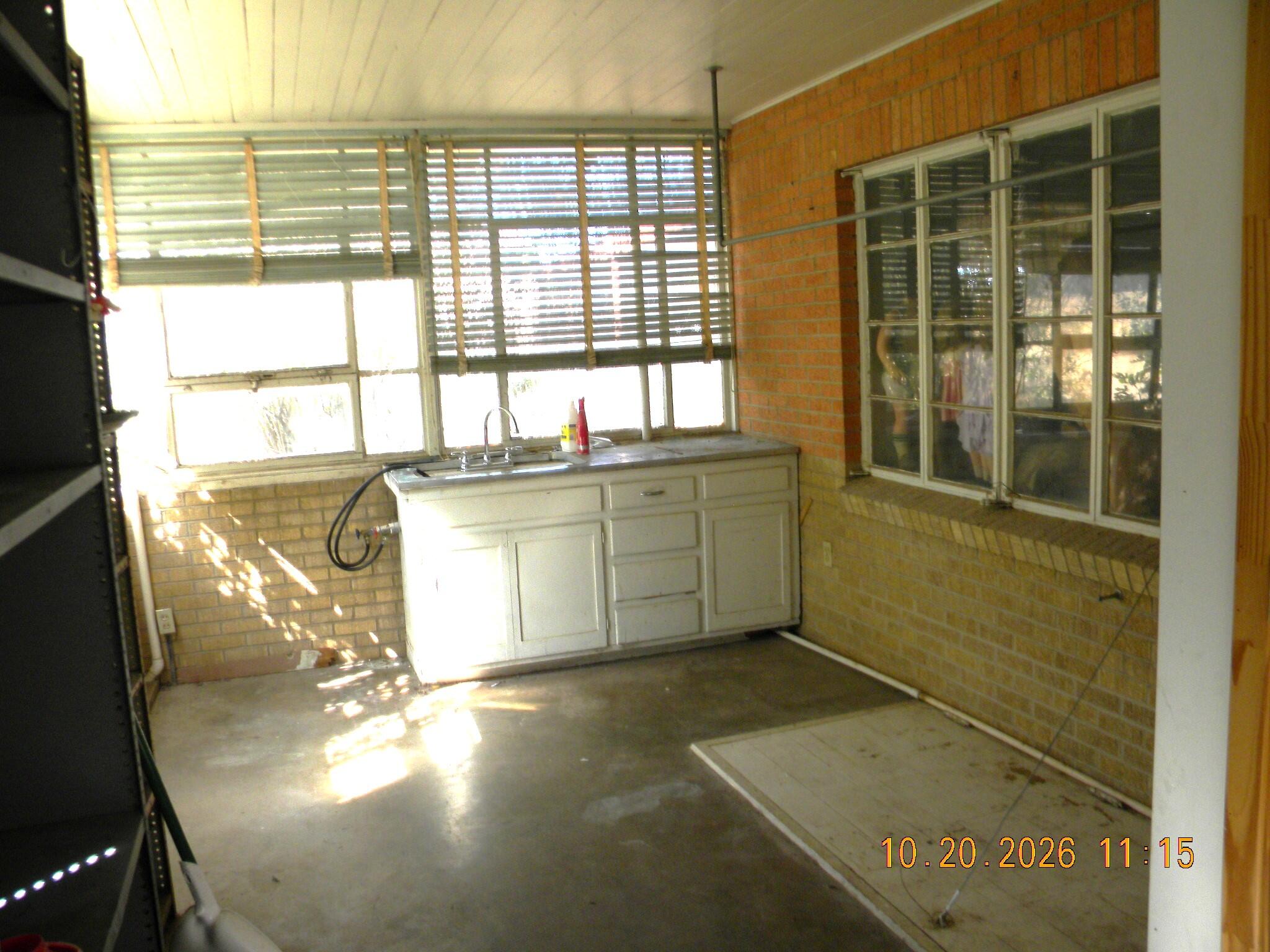 307 E 41st Street Property Photo 13