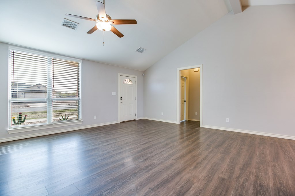 8370 Puma Court Property Photo 7