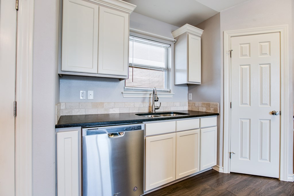 8370 Puma Court Property Photo 12