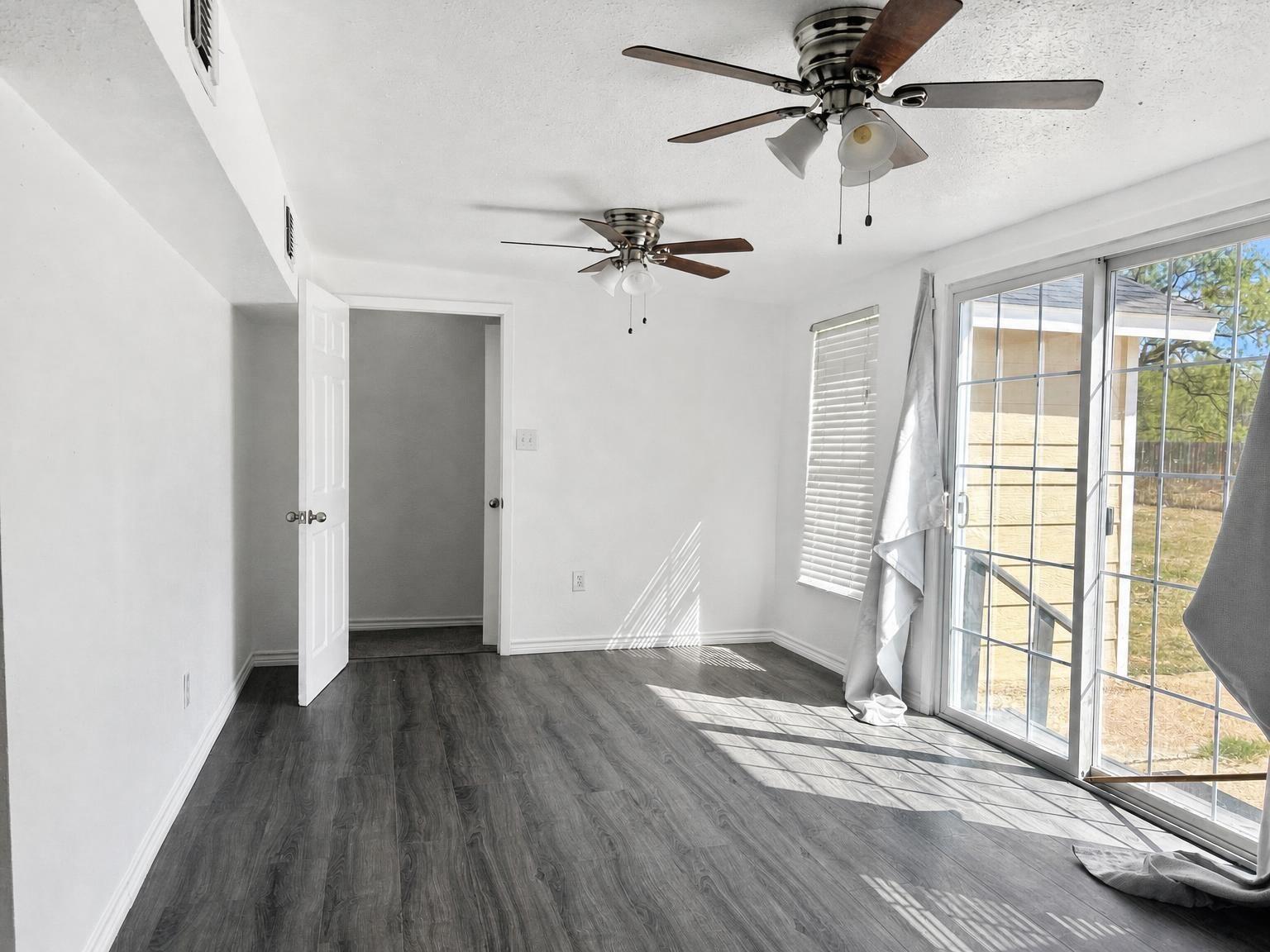 405 W 34th Street Property Photo 8