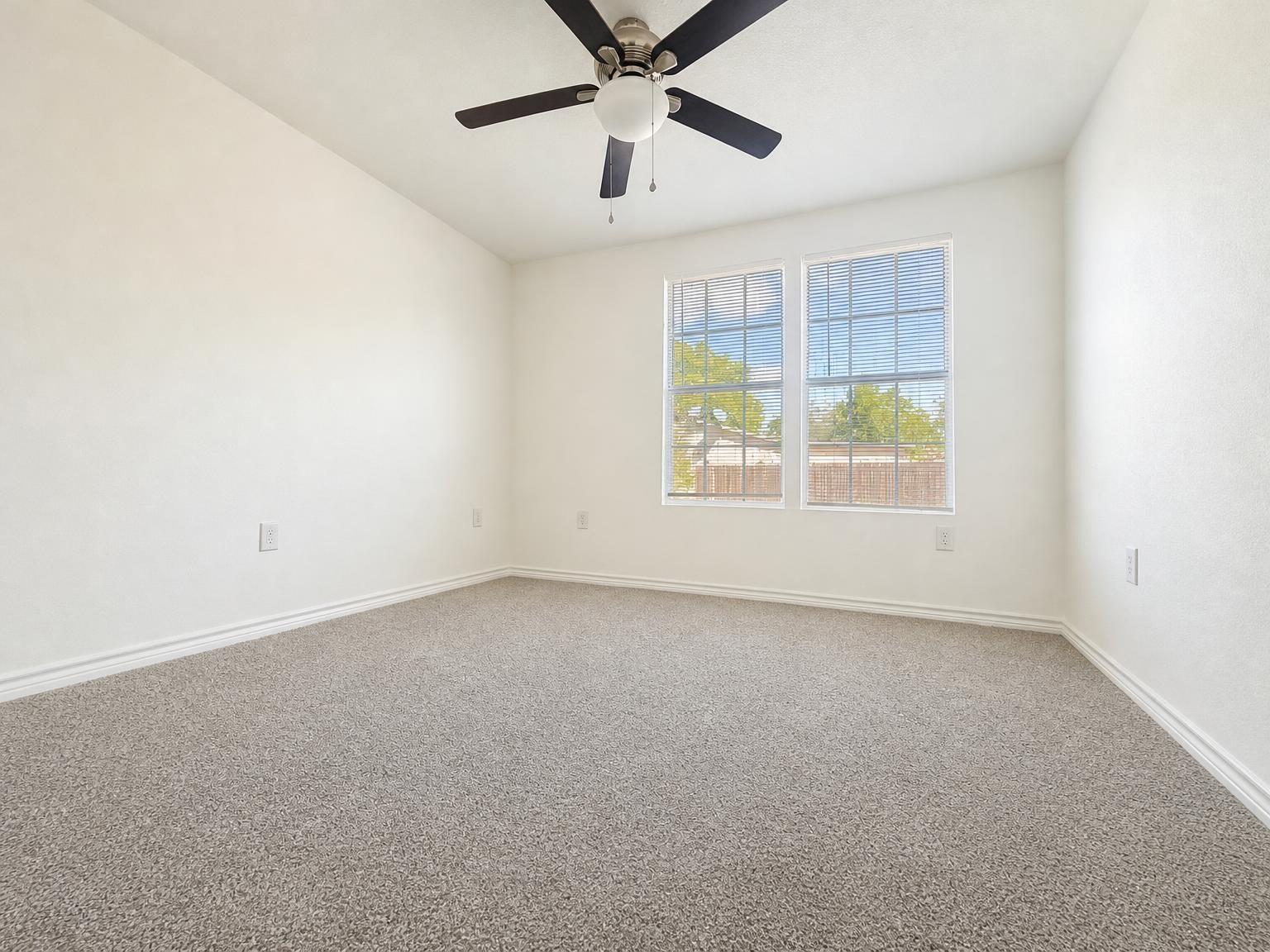 405 W 34th Street Property Photo 10