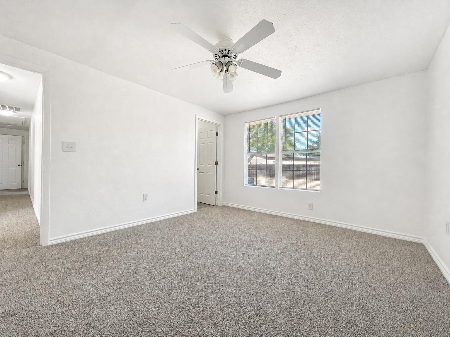 405 W 34th Street Property Photo 15