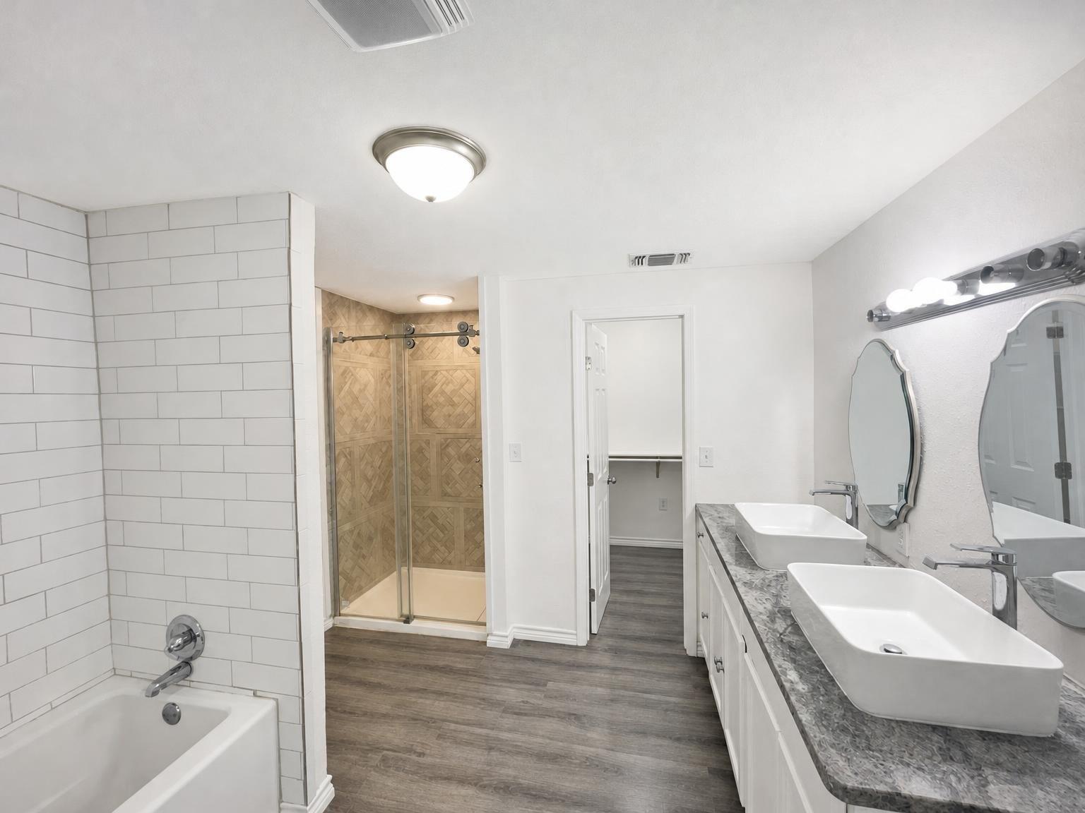 405 W 34th Street Property Photo 17