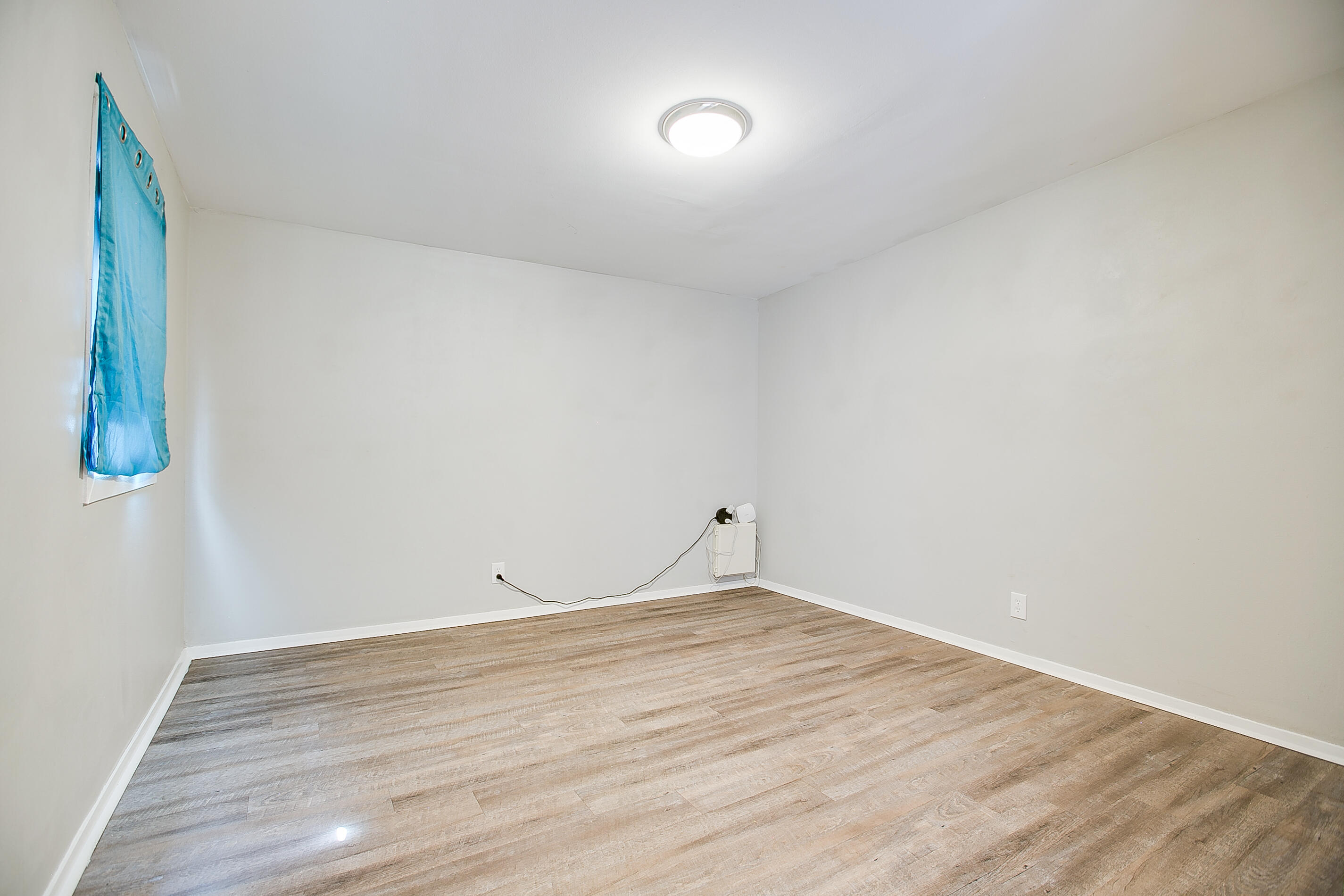 2451 Greenwood Street Property Photo 15