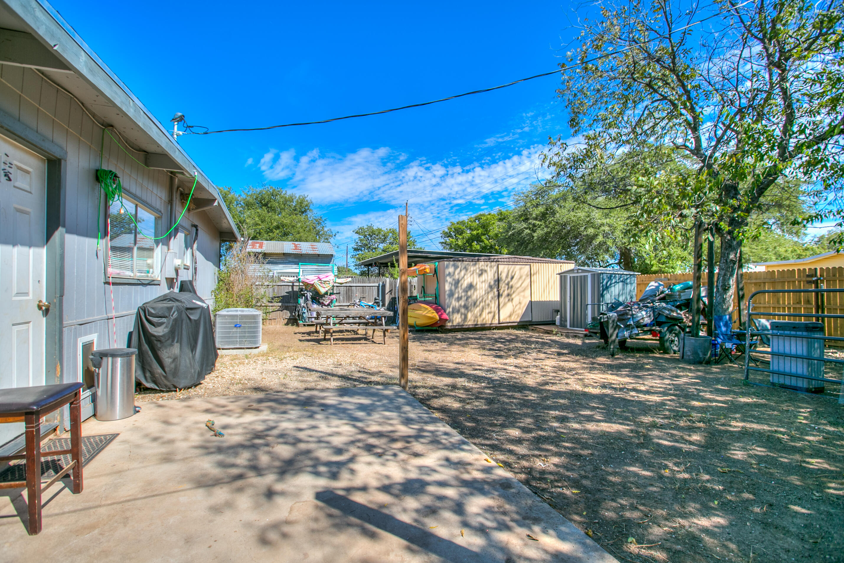 2451 Greenwood Street Property Photo 28