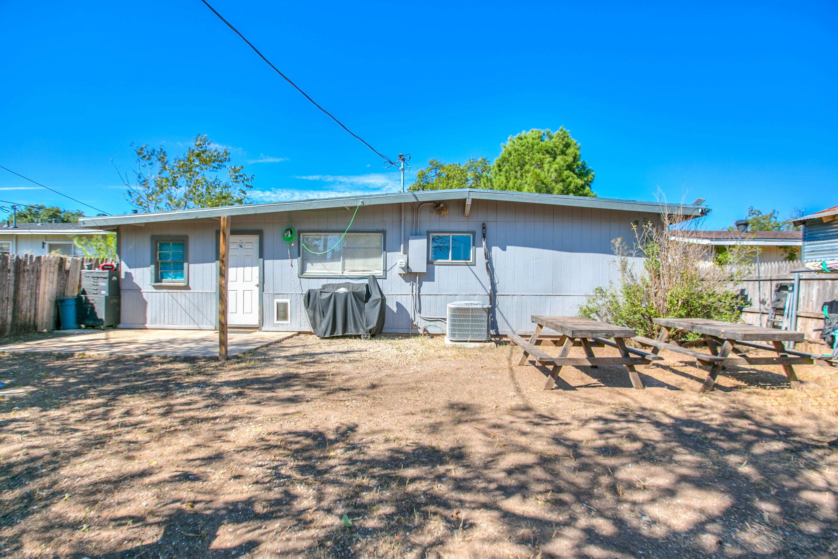 2451 Greenwood Street Property Photo 32