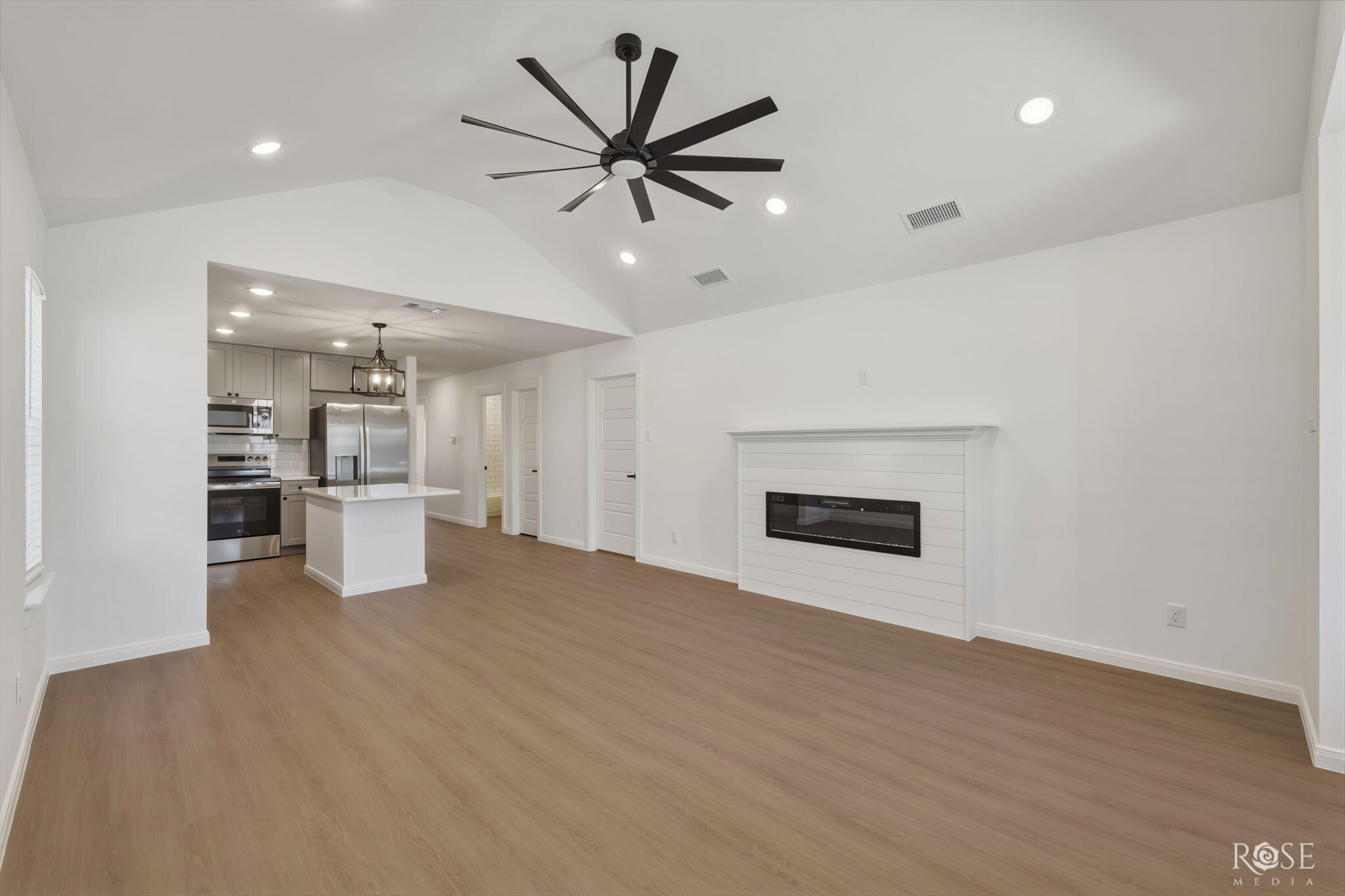 6121 Mountain Forest Drive Property Photo 6