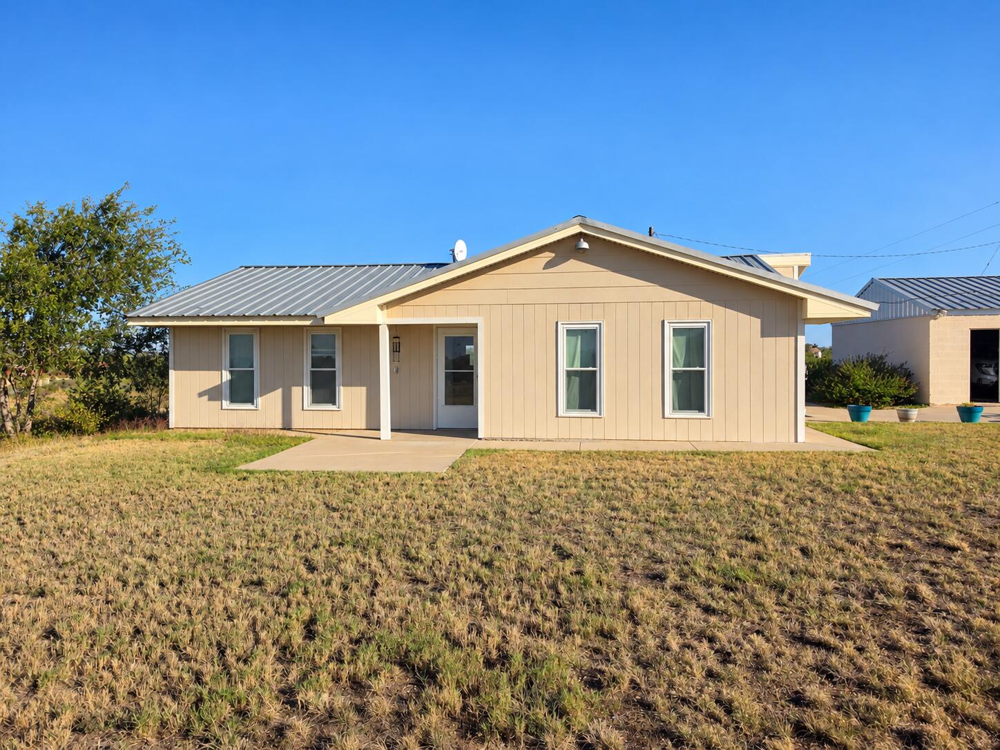 7154 Dale Lane Property Photo 1
