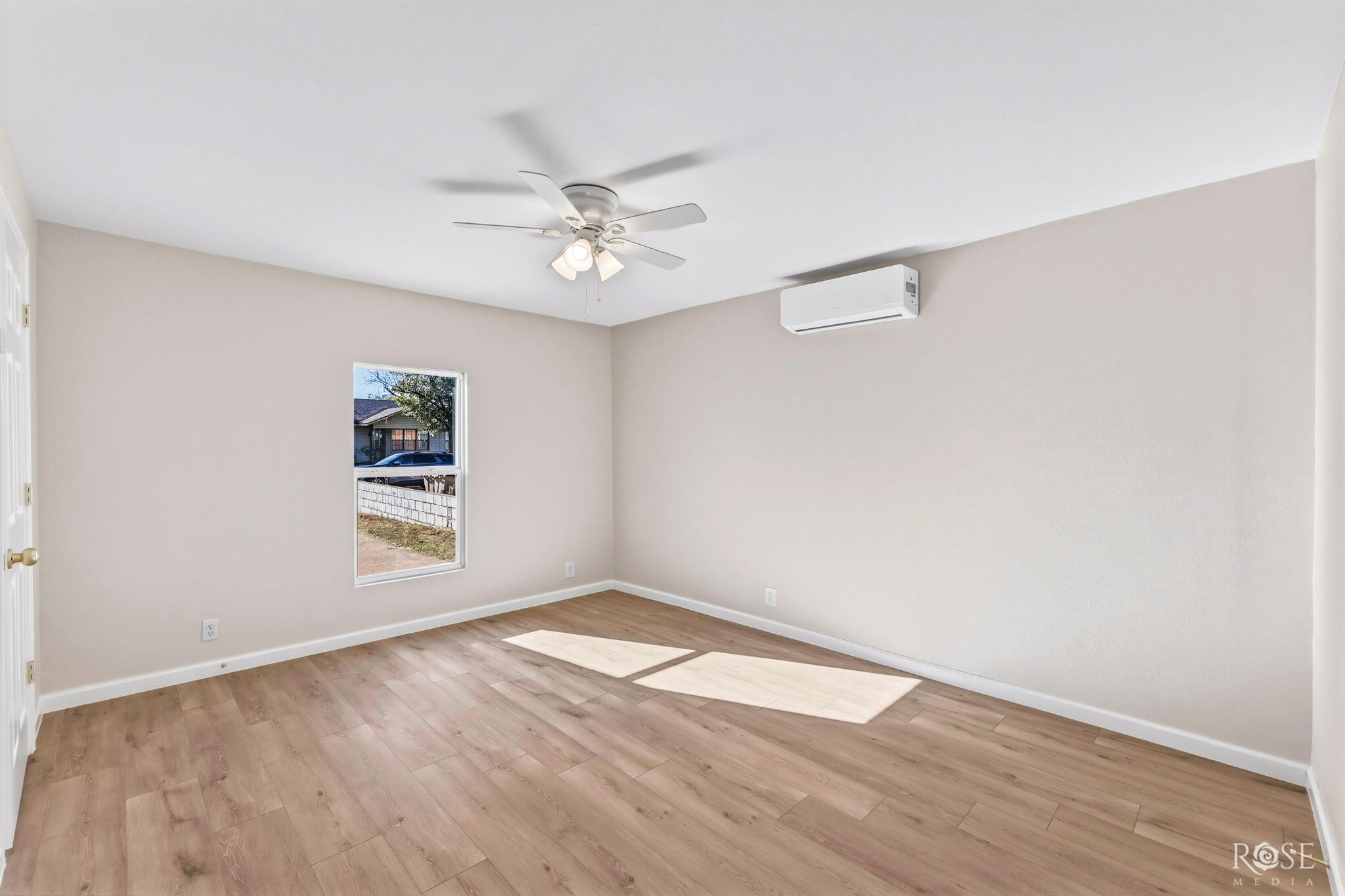 306 E 28th Street Property Photo 13