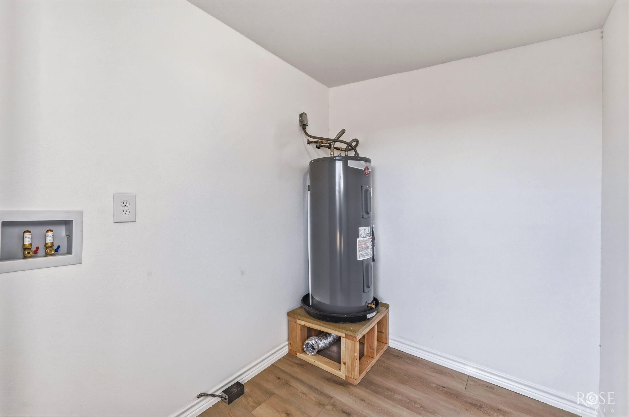 306 E 28th Street Property Photo 19