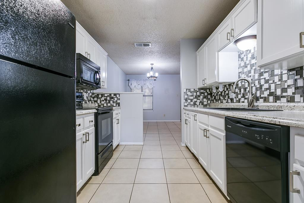 2213 Valleyview Boulevard Property Photo 2
