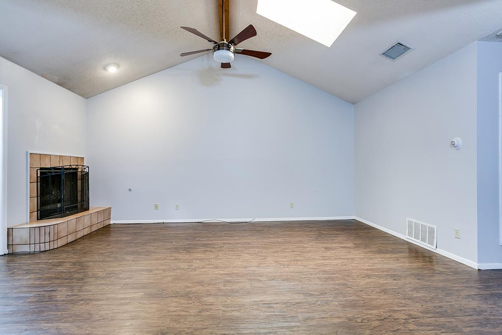 2213 Valleyview Boulevard Property Photo 8