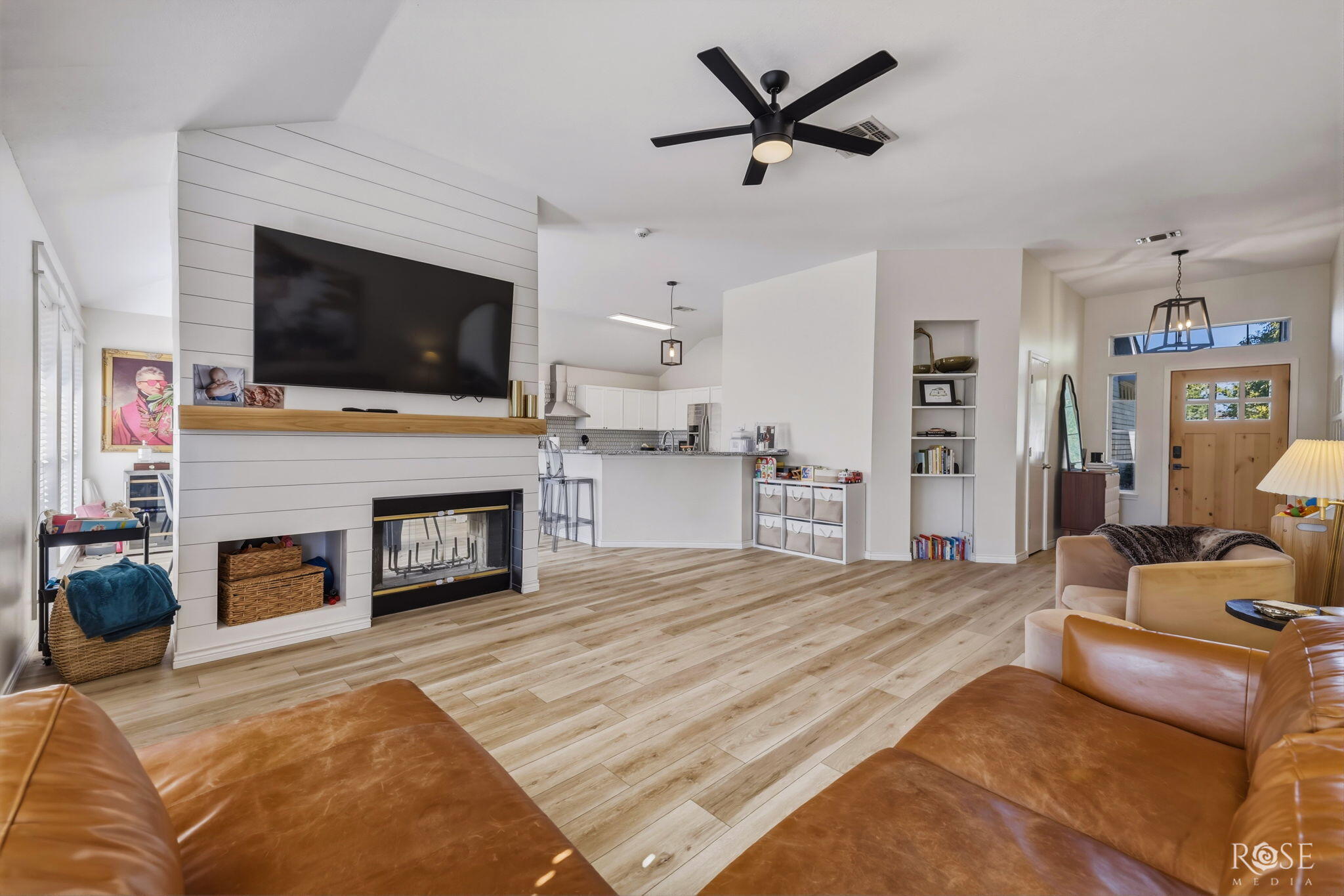 5821 Whitecastle Lane Property Photo 7