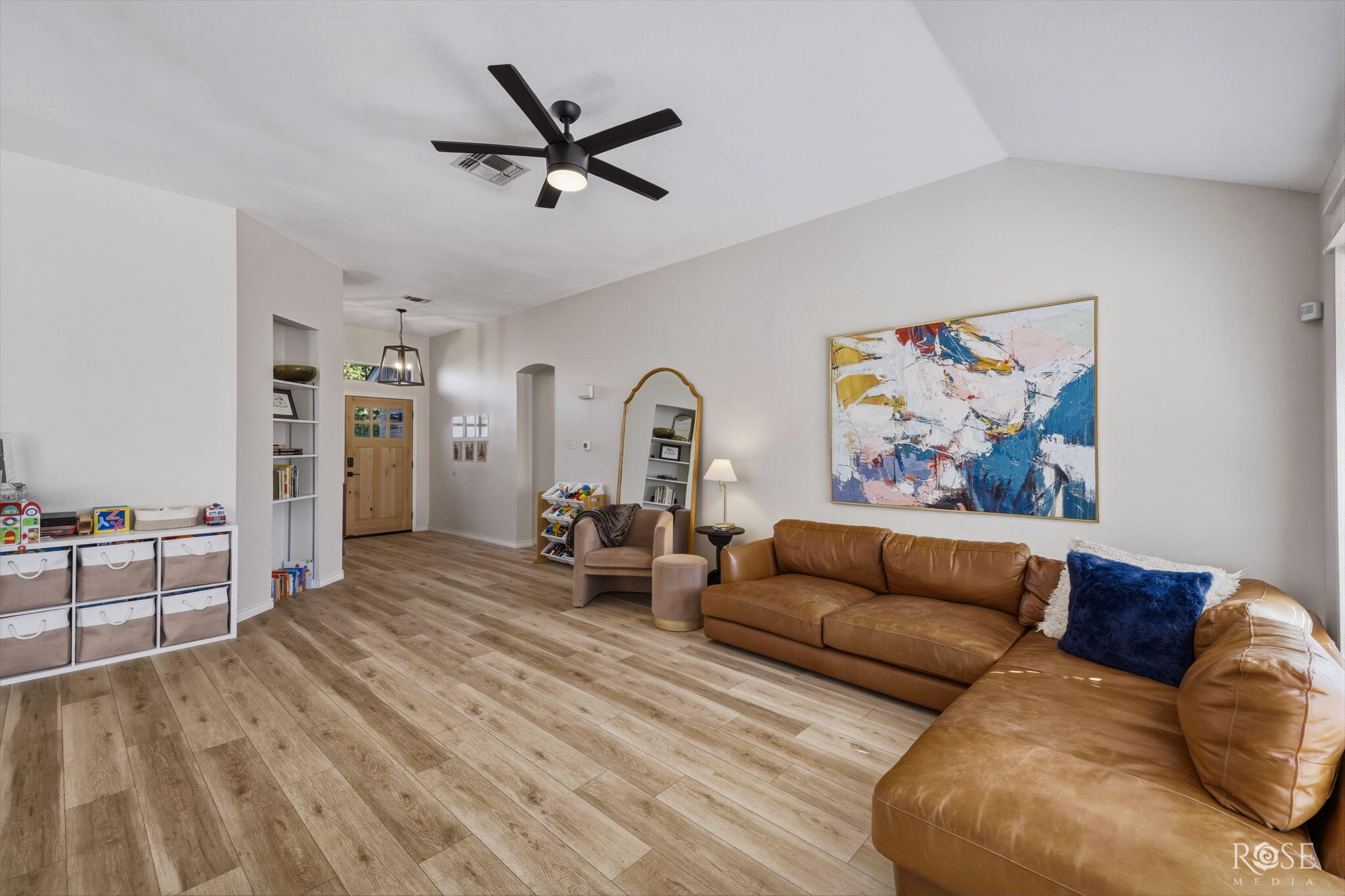 5821 Whitecastle Lane Property Photo 8