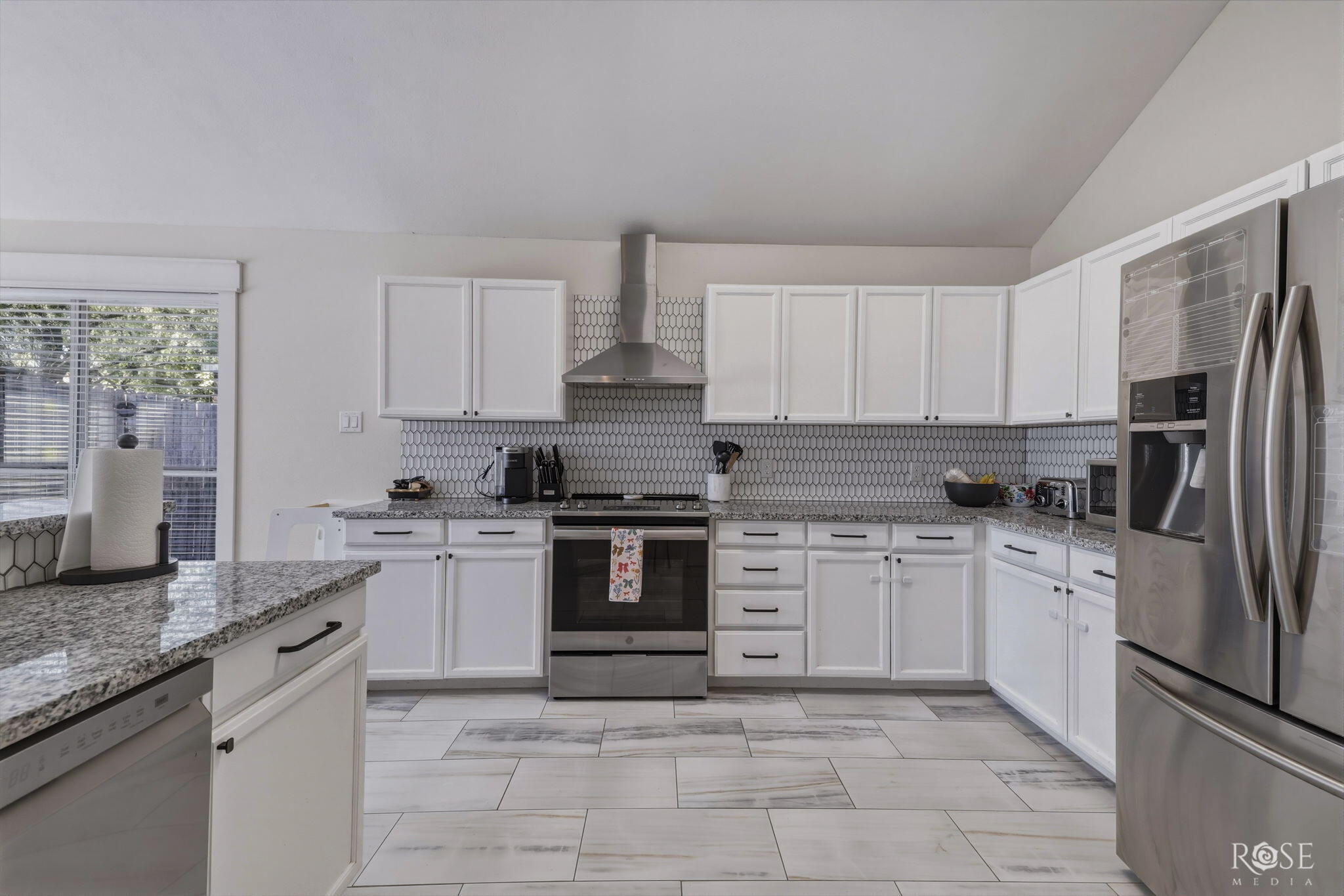 5821 Whitecastle Lane Property Photo 12