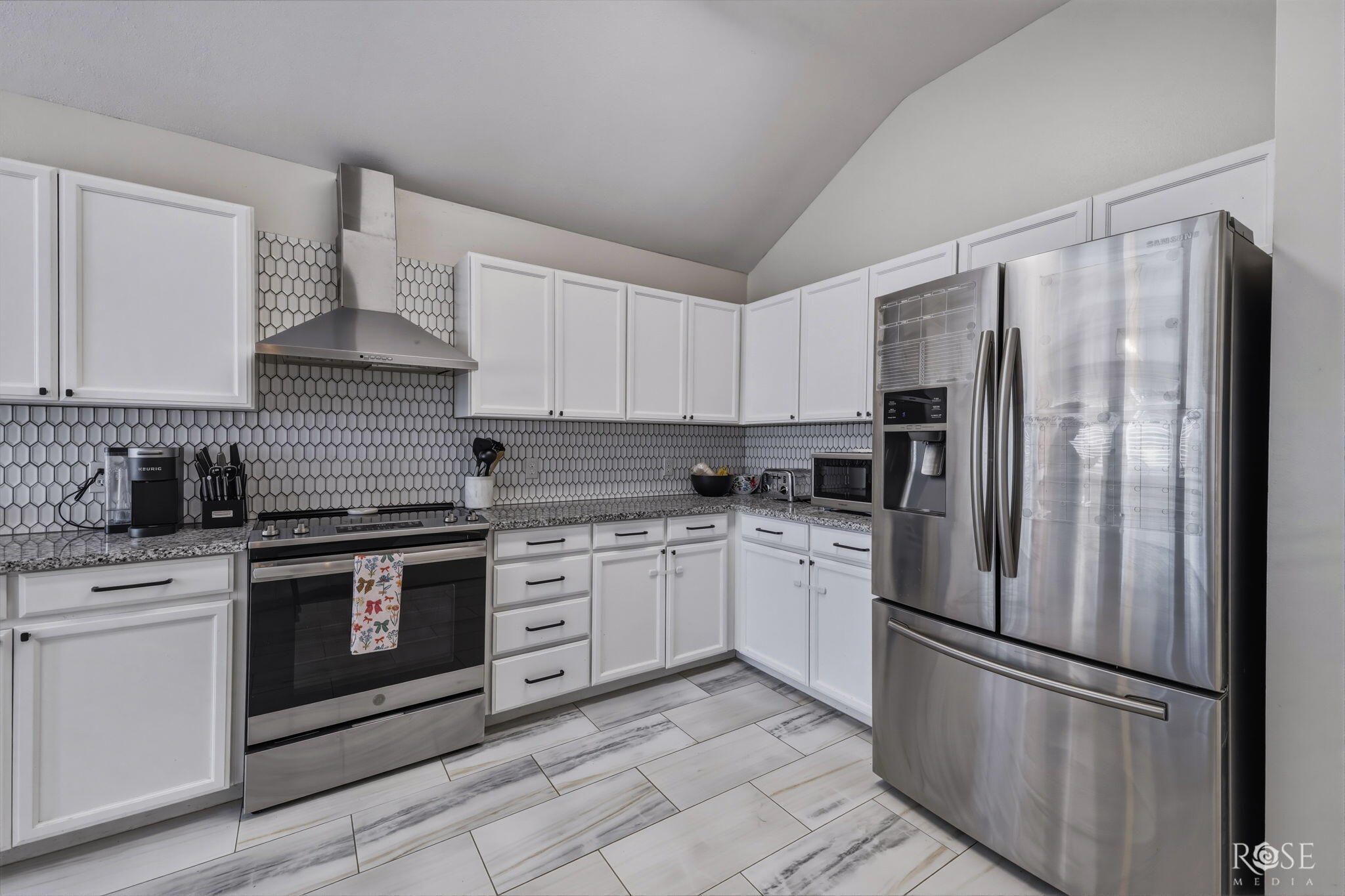 5821 Whitecastle Lane Property Photo 13