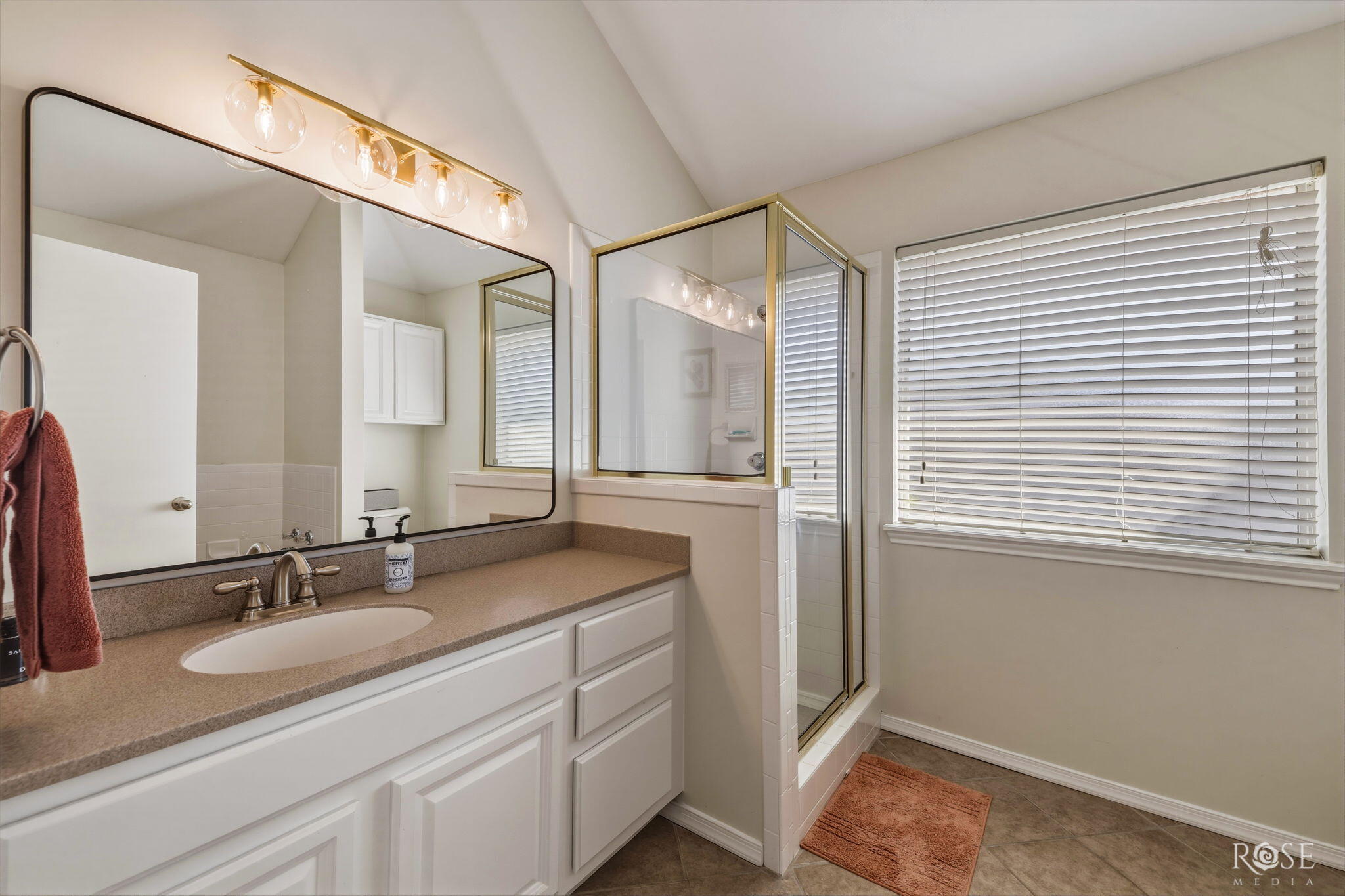 5821 Whitecastle Lane Property Photo 17