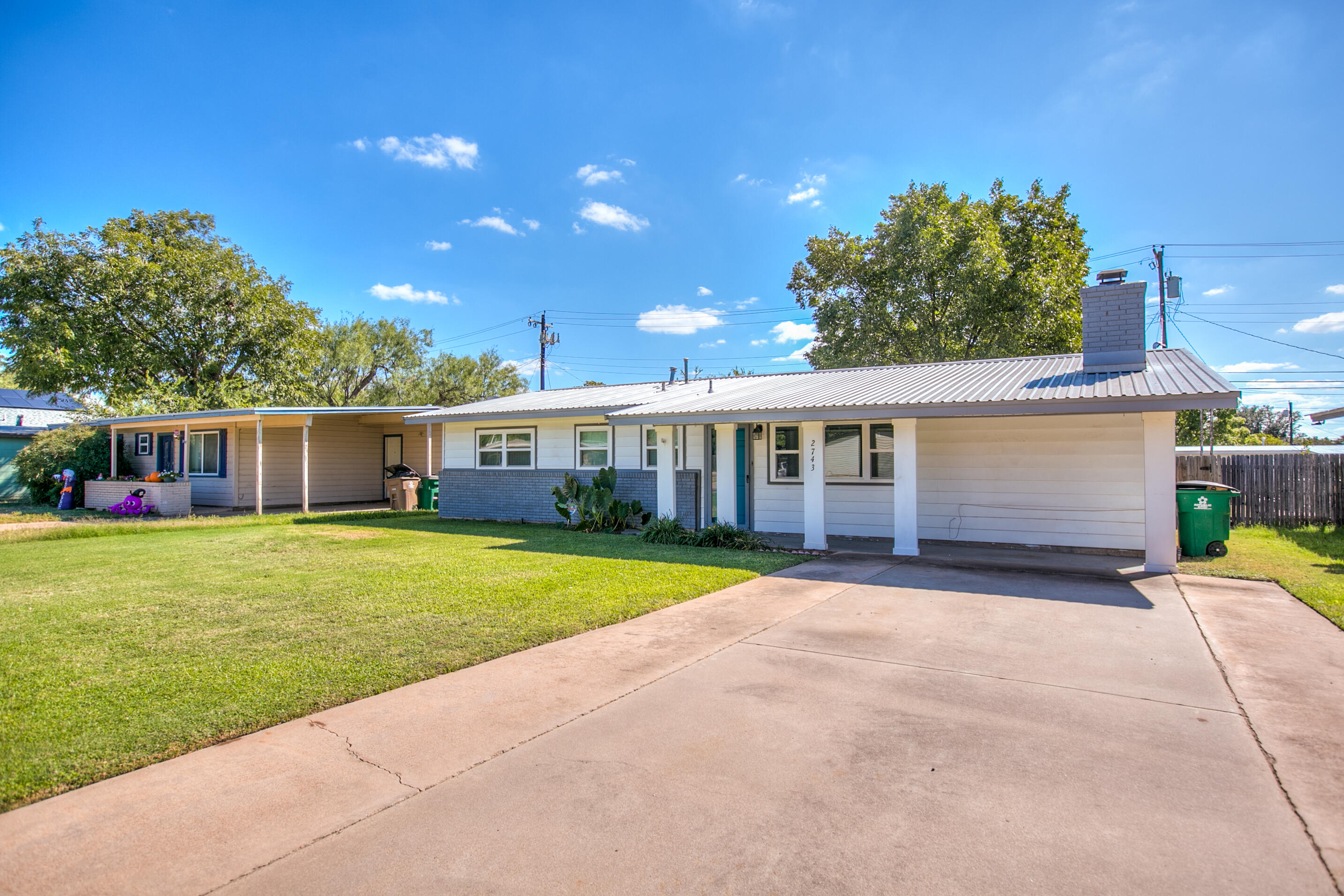 2743 Sac Avenue Property Photo 4