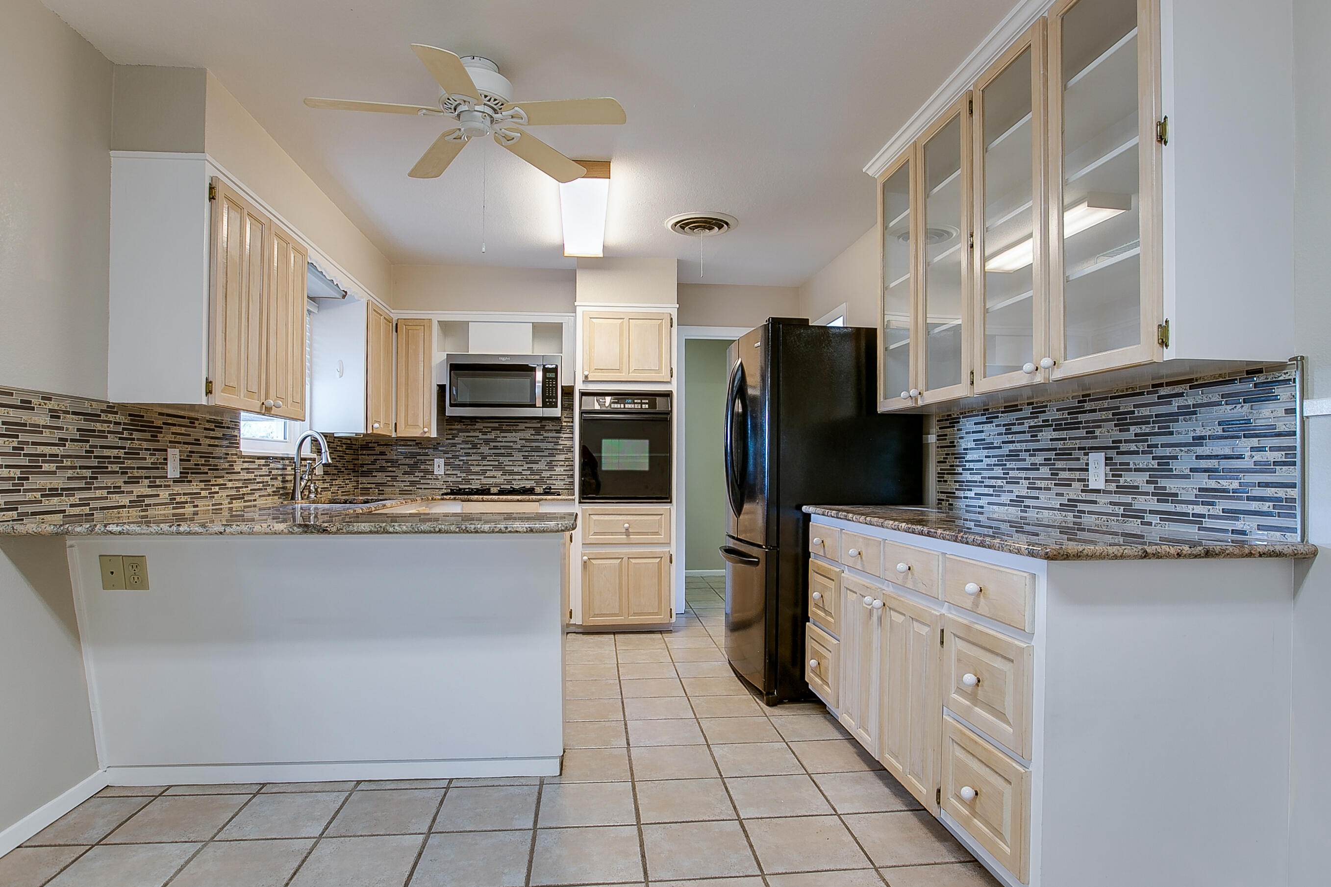 2743 Sac Avenue Property Photo 12