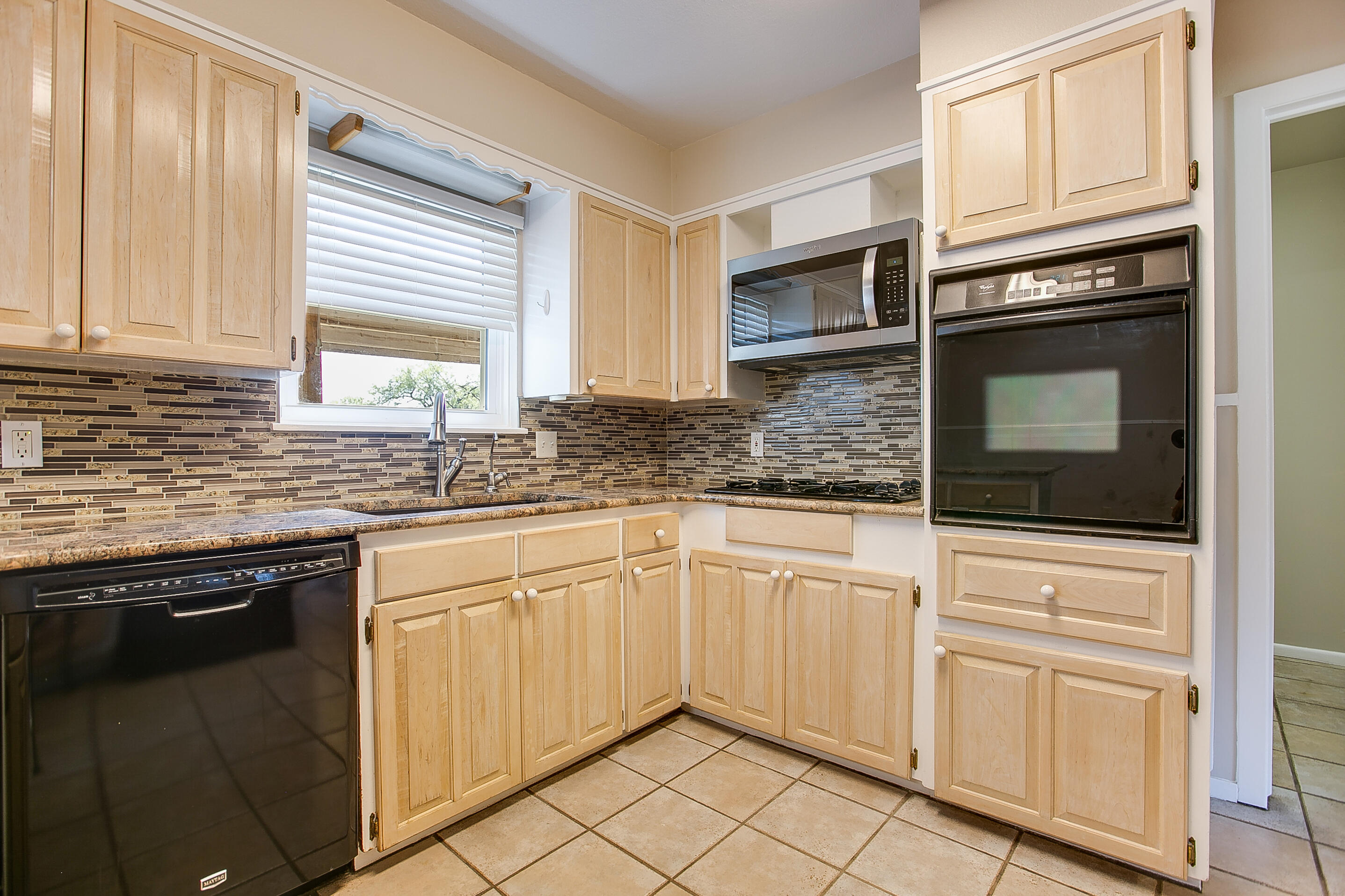 2743 Sac Avenue Property Photo 14