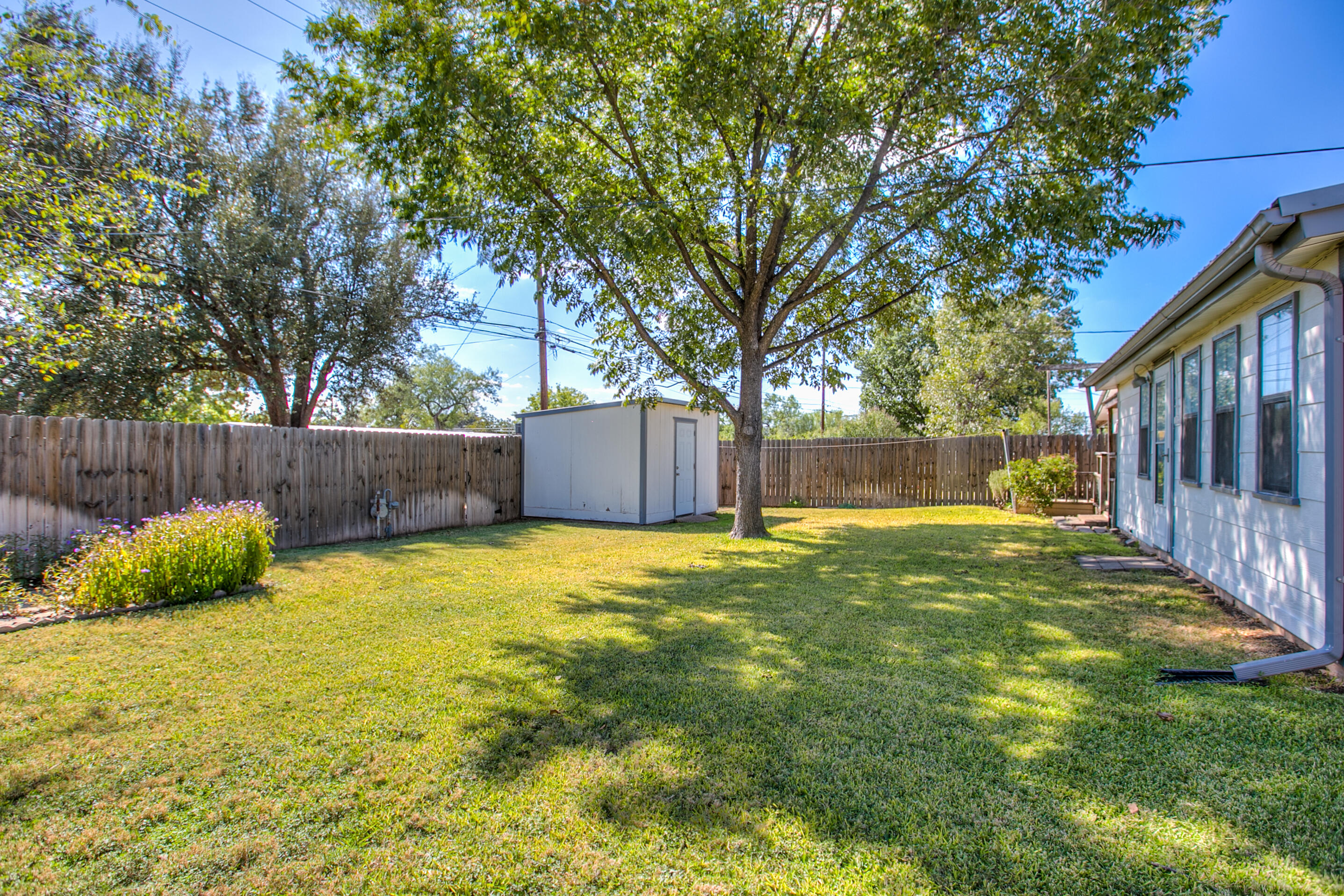2743 Sac Avenue Property Photo 27