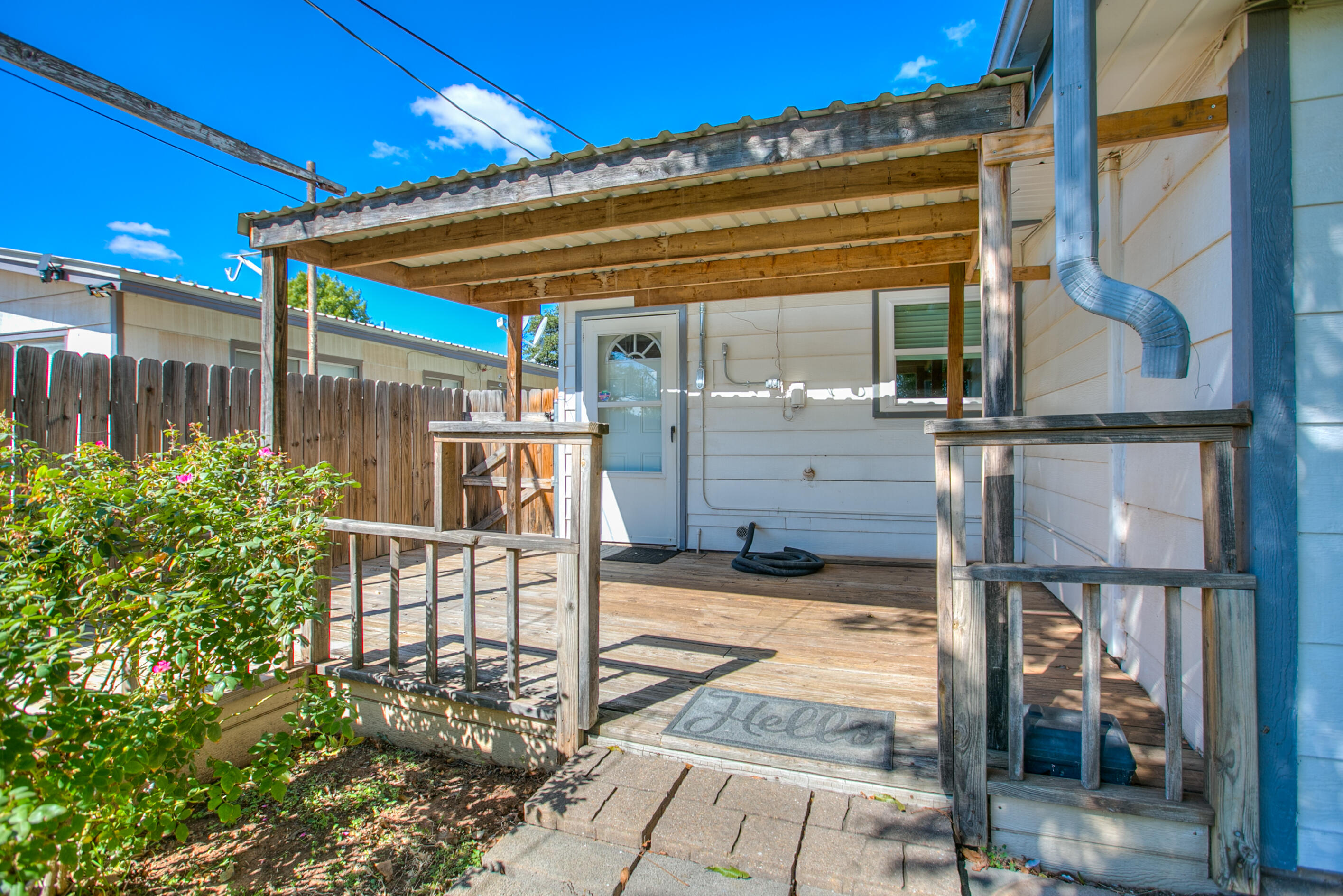 2743 Sac Avenue Property Photo 29