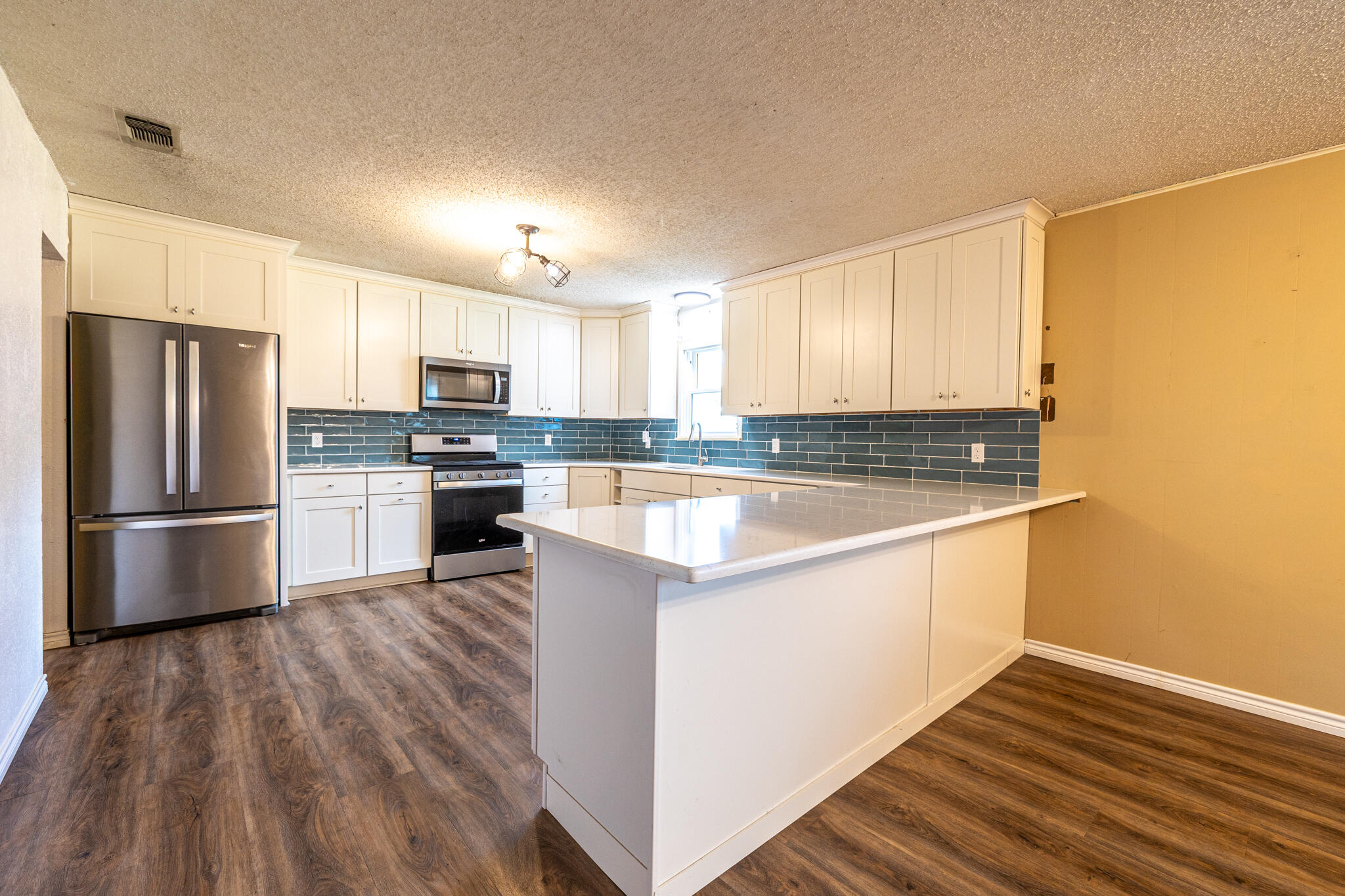 204 Cedar Drive Property Photo 4