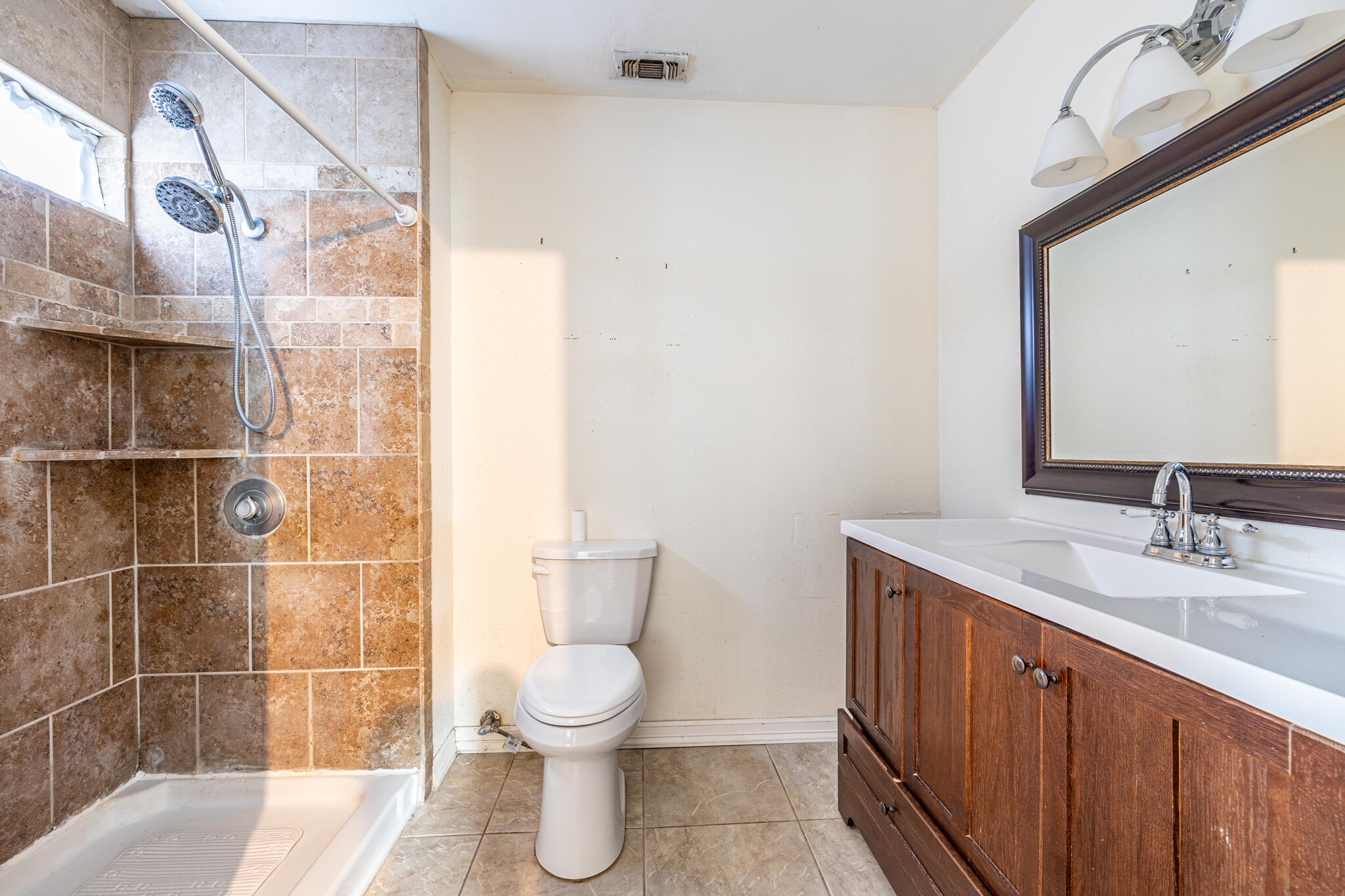 204 Cedar Drive Property Photo 8