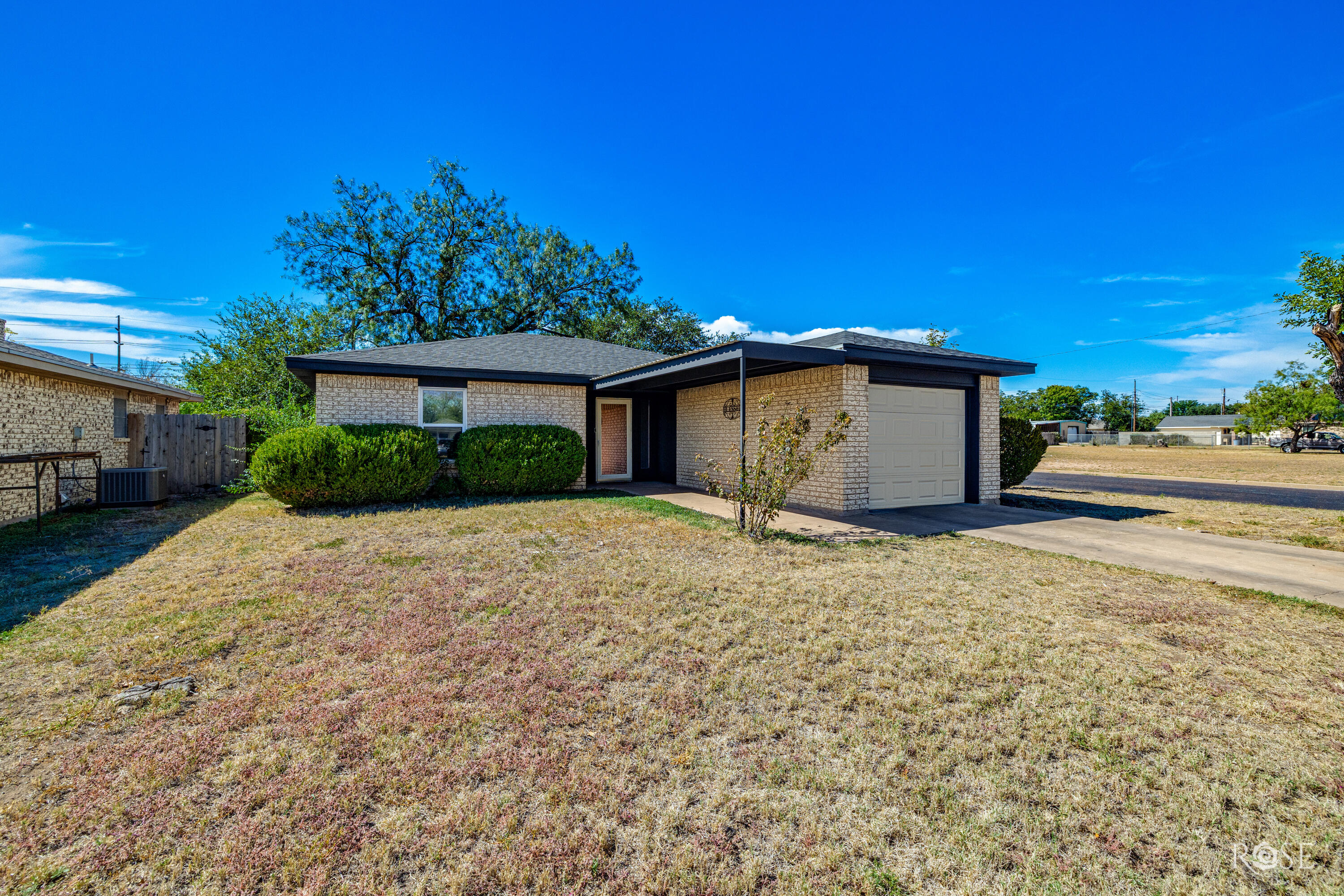 1421 Millspaugh Street Property Photo 2
