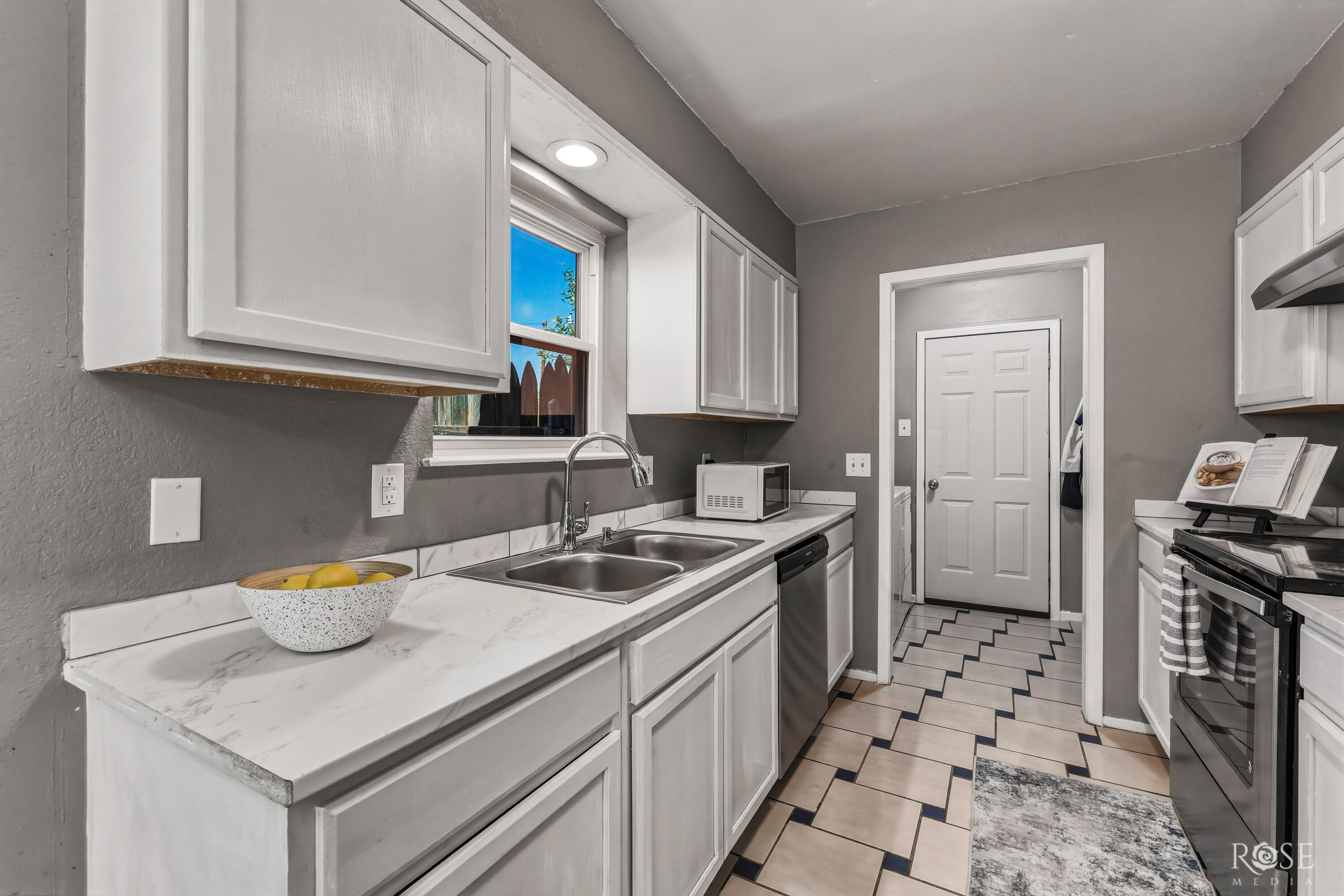 1421 Millspaugh Street Property Photo 10